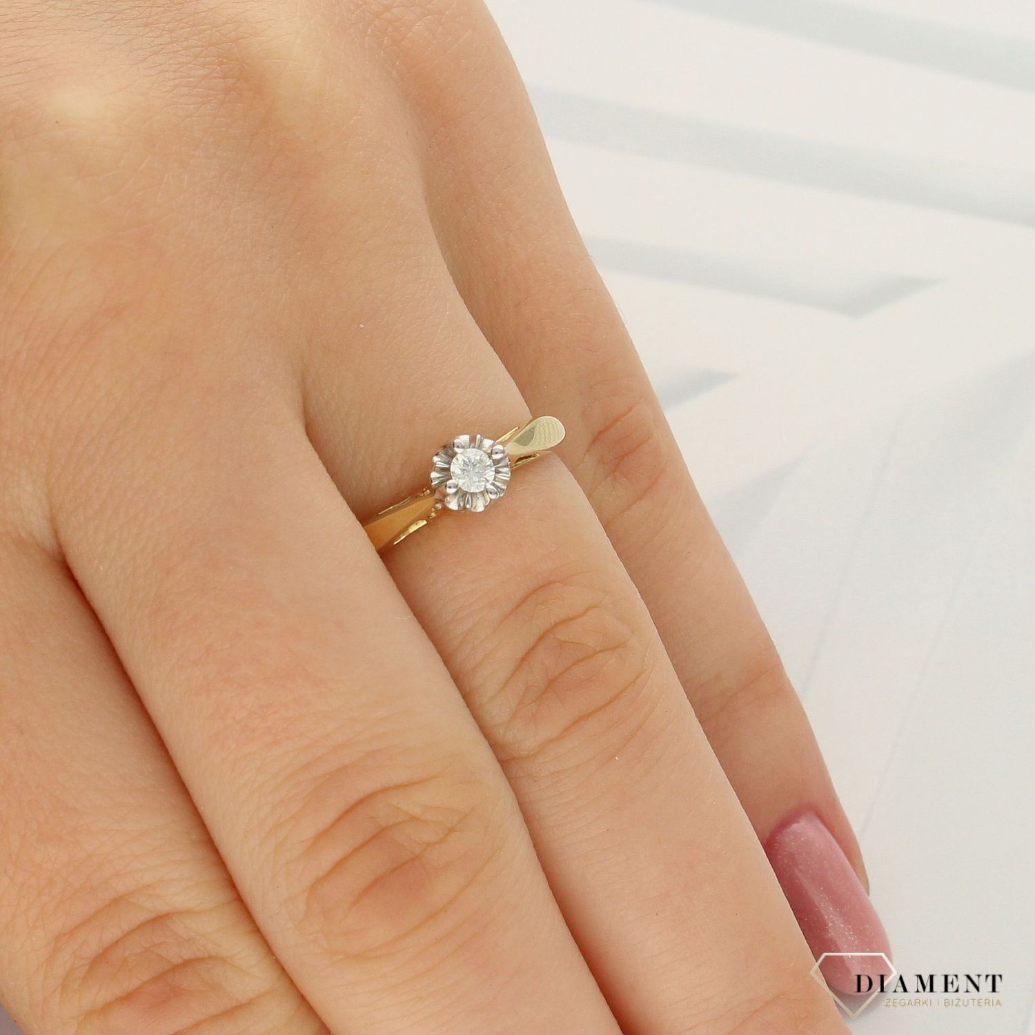 Pierścionek złoty DIAMENT żółte złoto, jeden diament w białym złocie, zaręczynowy 988412.jpg