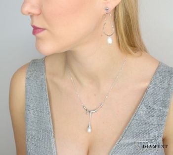 Kolczyki srebrne wiszące 'perły naturalne'  Kolczyki srebrne Damskie w Sklepie z Biżuterią zegarki-diament.pl. Piękne i Eleganckie kolczyki dla Kobiet. Prawdziwe Srebro.Darmowa wysyłka. Idealny pomysł na prezent .JPG