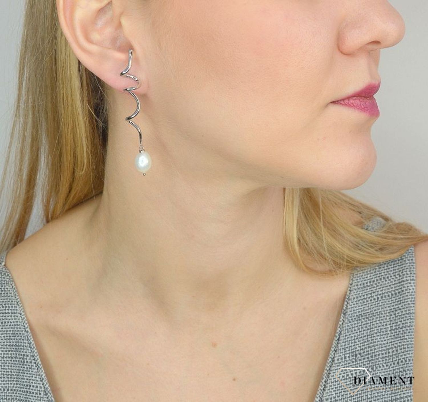 Kolczyki srebrne wiszące 'perły naturalne'.jpg