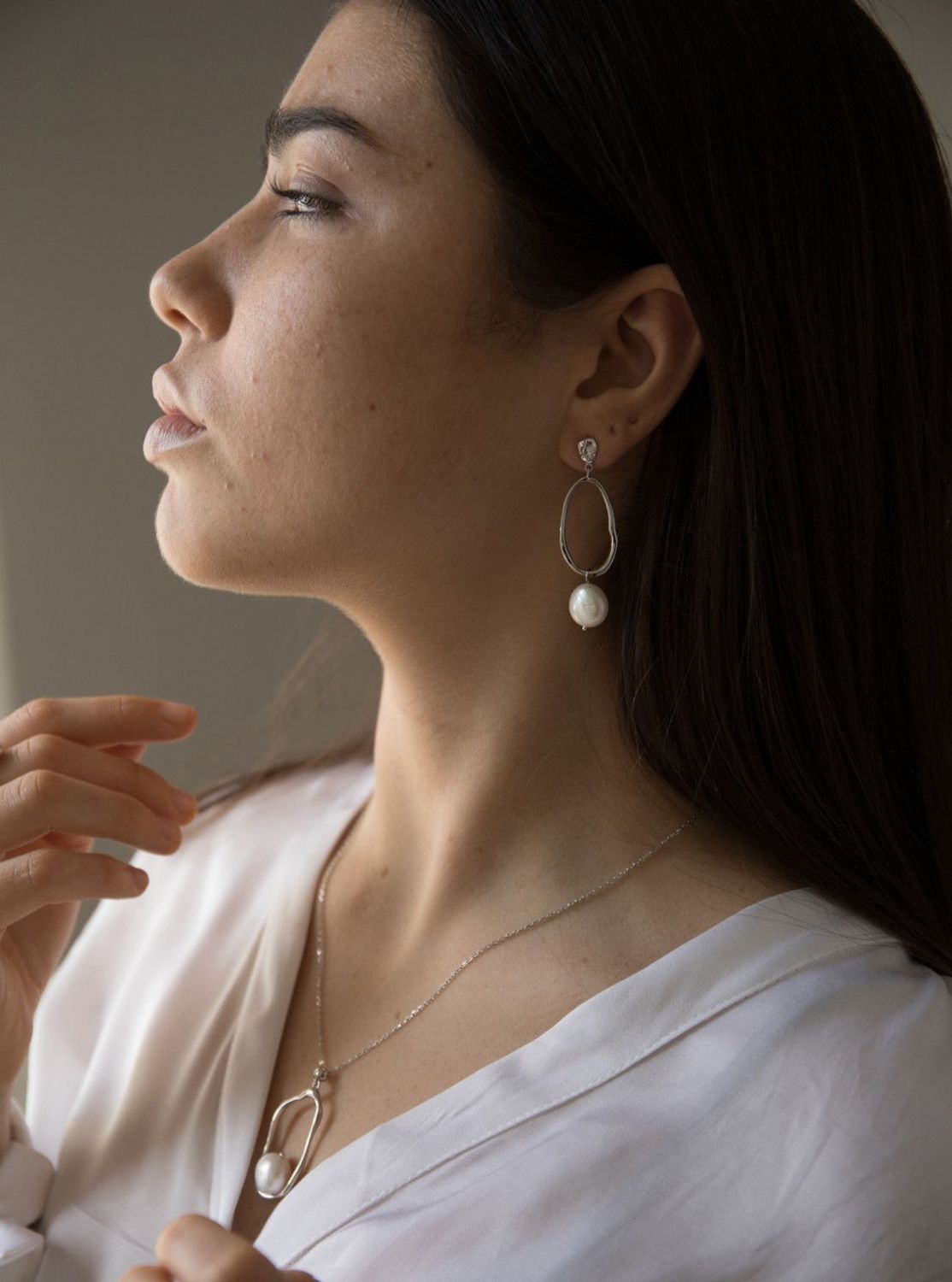 Kolczyki srebrne wiszące 'perły naturalne' A-18160 Kolczyki srebrne Damskie w Sklepie z Biżuterią zegarki-diament.pl. Piękne i Eleganckie kolczyki dla Kobiet. Prawdziwe Srebro.Darmowa wysyłka. Idealny pomysł na prezent..jpg