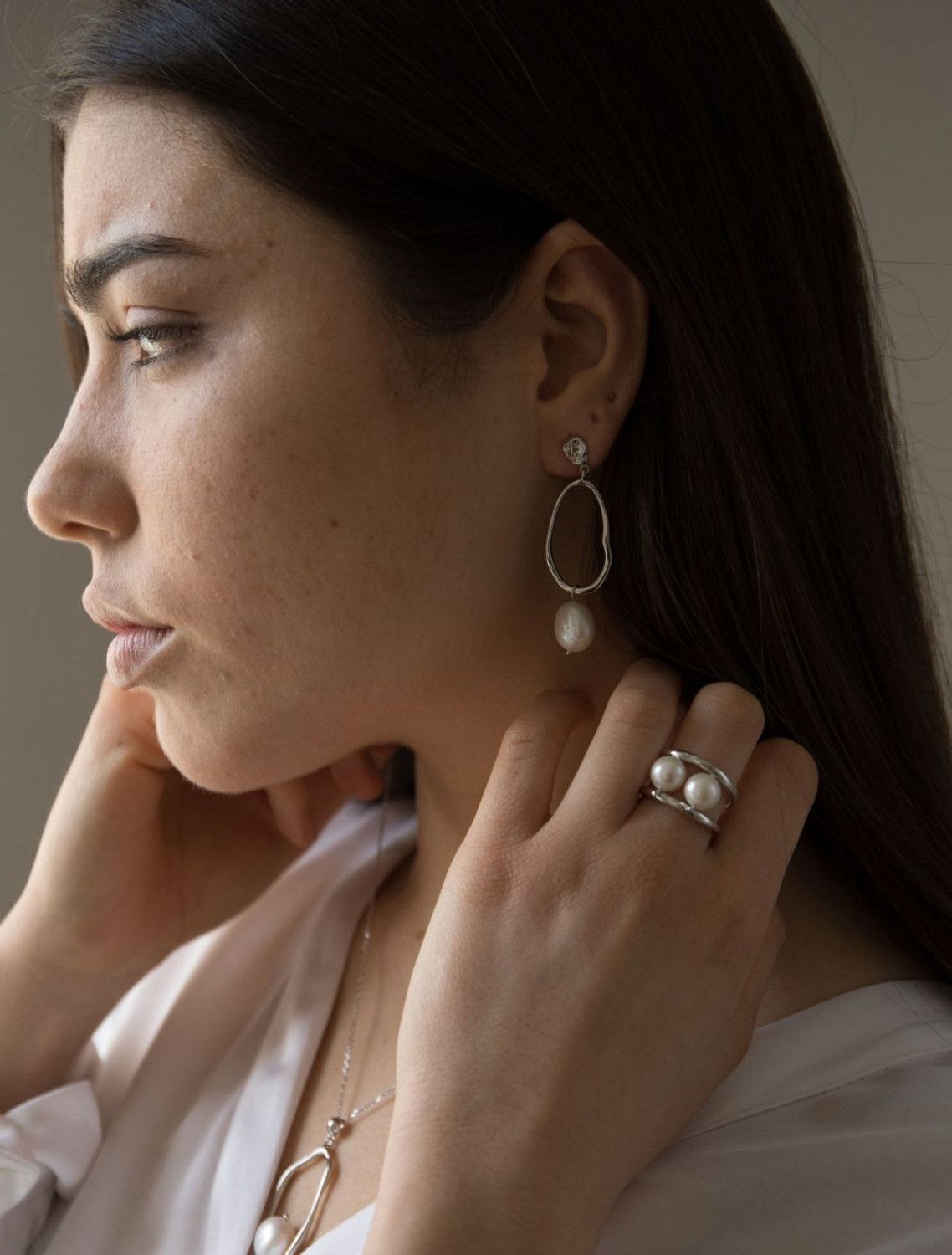 Kolczyki srebrne wiszące 'perły naturalne' A-18160 Kolczyki srebrne Damskie w Sklepie z Biżuterią zegarki-diament.pl. Piękne i Eleganckie kolczyki dla Kobiet. Prawdziwe Srebro.Darmowa wysyłka. Idealny pomysł na prezent..jpg