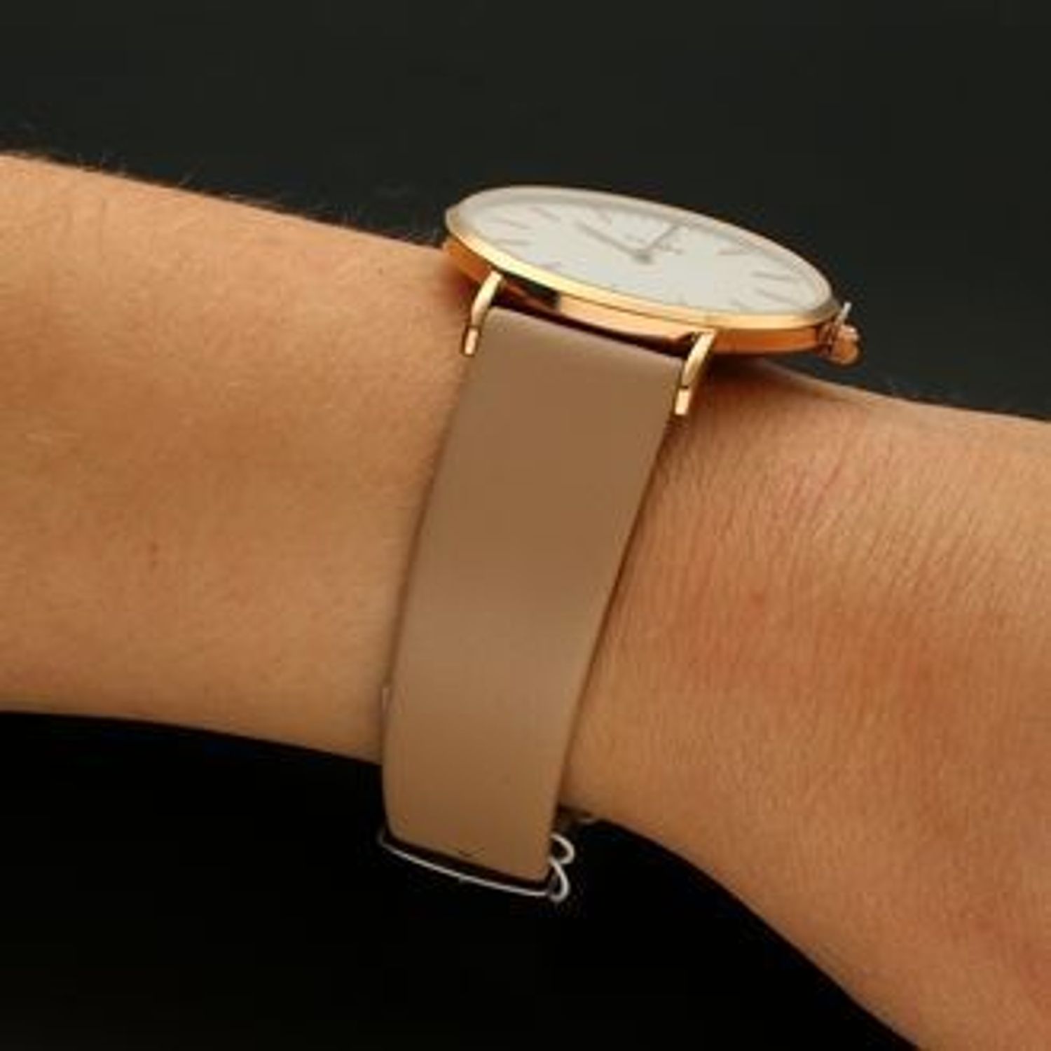 Skórzane paski do zegarków MORELLATO Wytrzymały i solidny pasek do zegarka, włoskiej marki MORELLATO w kolorze beżowym został wykonany z bardzo wytrzymałej i wygodnej w użytkowaniu skóry cielęcej⌚Paski na każdą okazje. Wysyłka grat (1).jpg