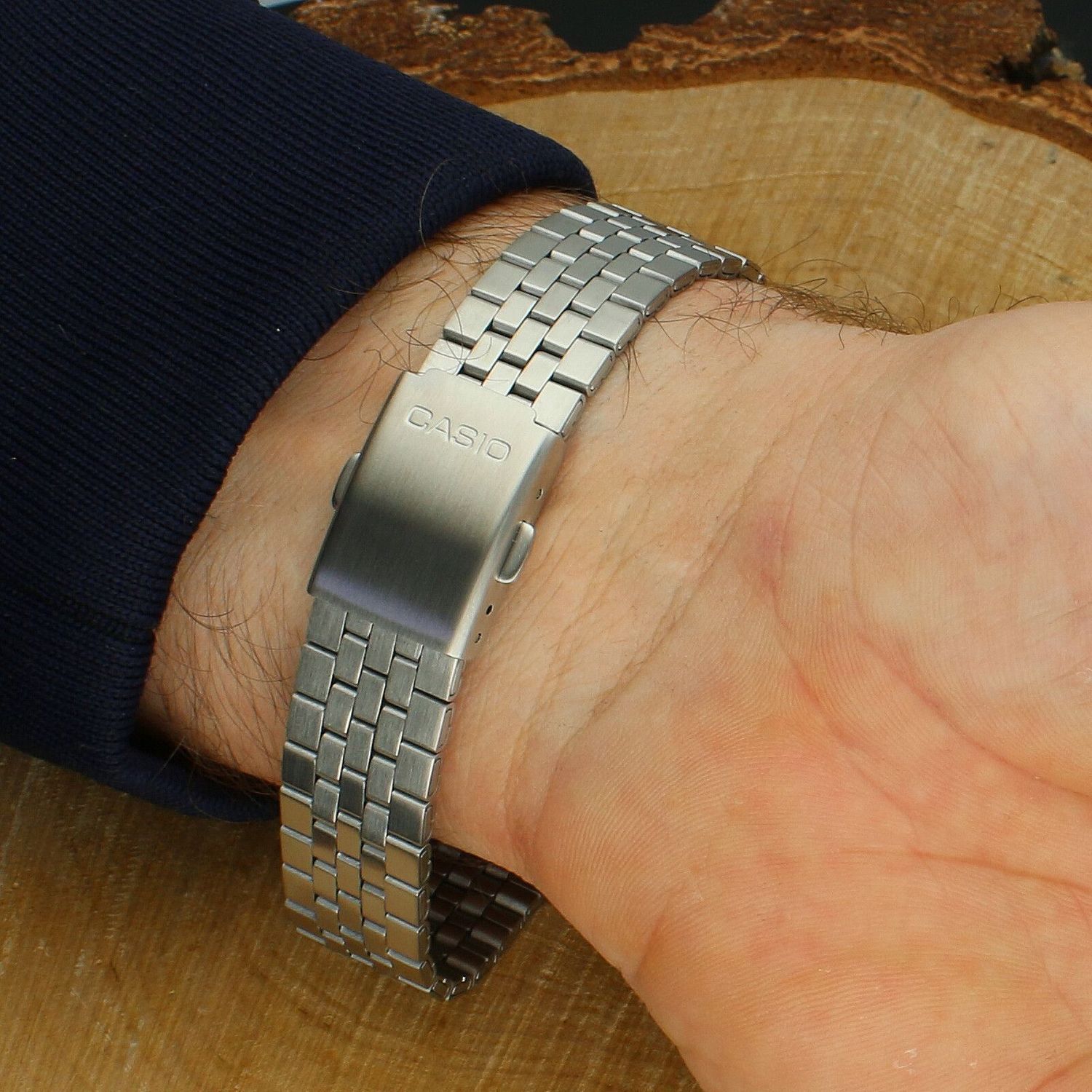 Zegarek Casio Vintage A1000A-7EF – zegarek cyfrowy retro stalowy z alarmem LED vintage.jpg