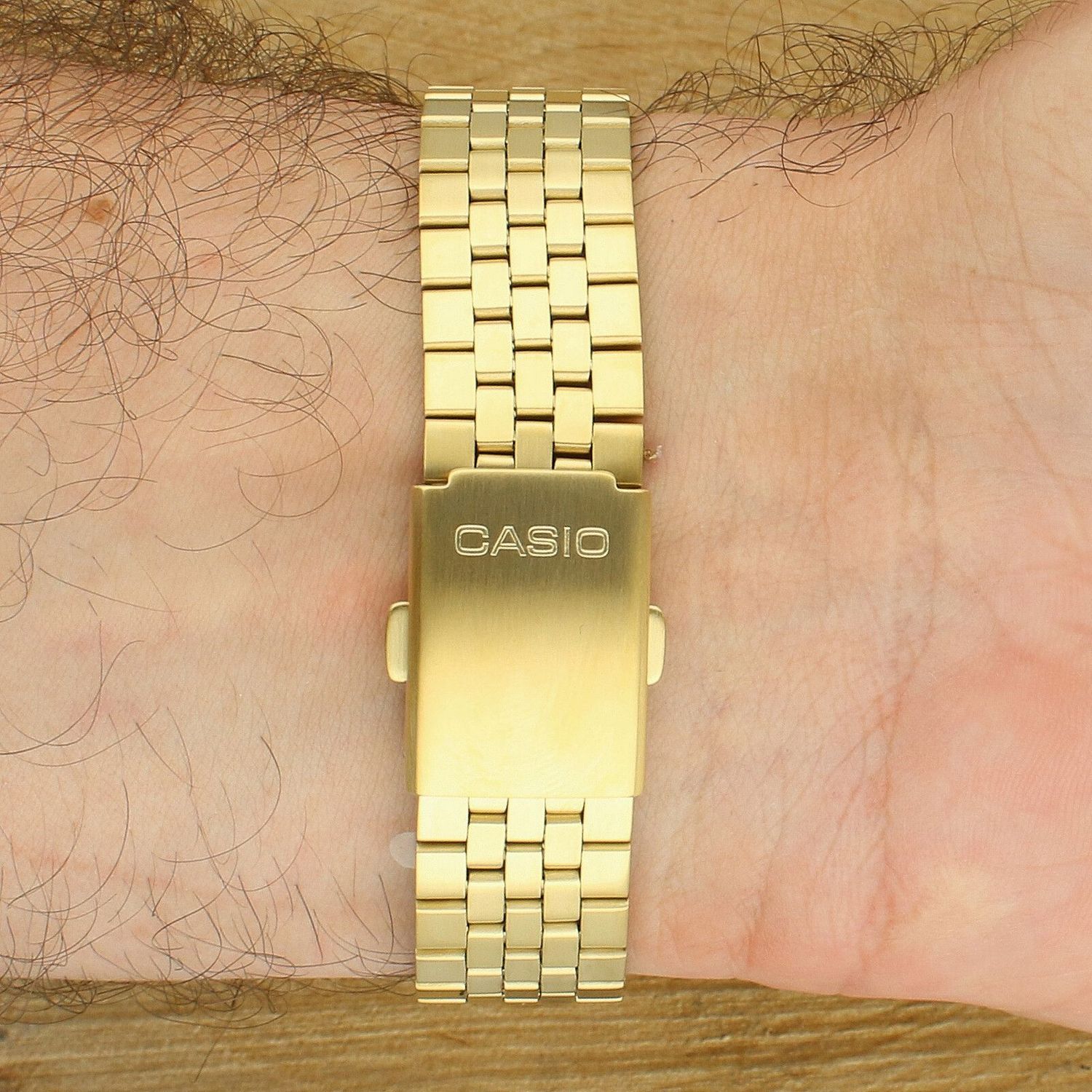 Casio A1000G-9EF Vintage Gold – złoty zegarek cyfrowy w stylu retro.jpg