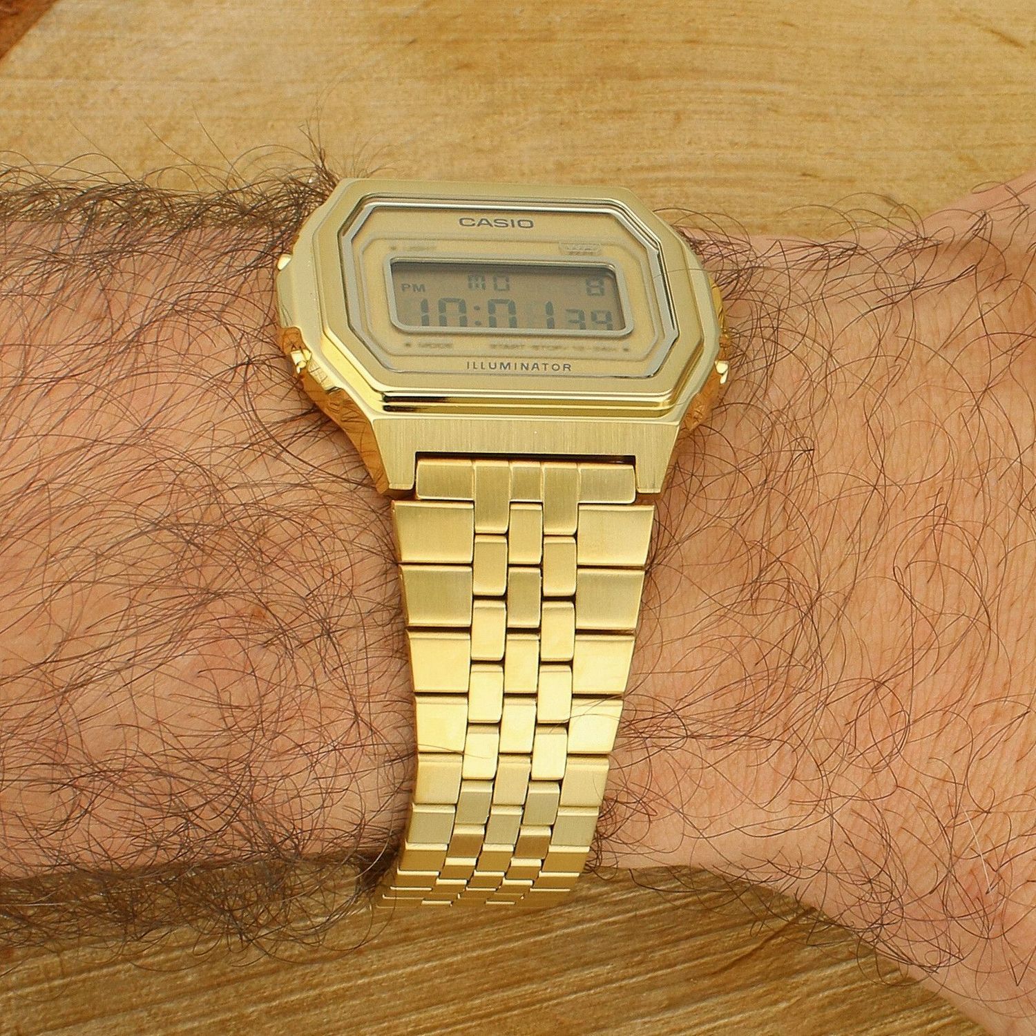Casio A1000G-9EF Vintage Gold – złoty zegarek cyfrowy w stylu retro.jpg