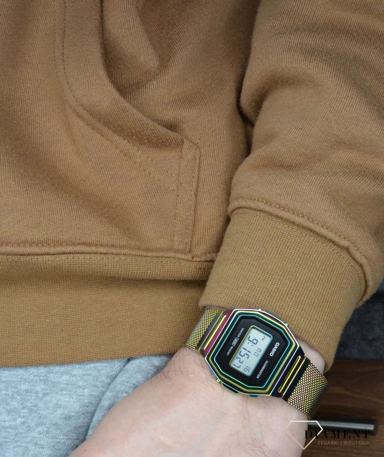 Zegarek Casio A1000RBW-1ER Casio Vintage w stylu Retro.jpg