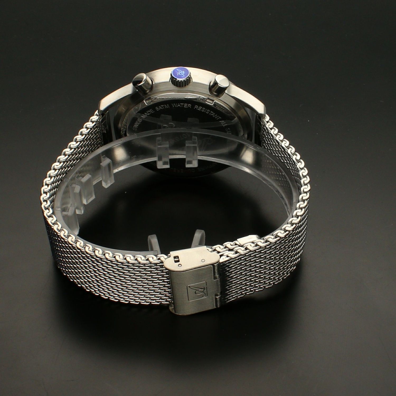 Męski zegarek Adriatica A1076.5224CH wyposażony jest w kwarcowy mechanizm, zasilany za pomocą baterii. Posiada bardzo wysoką dokładność mierzenia czasu.webp