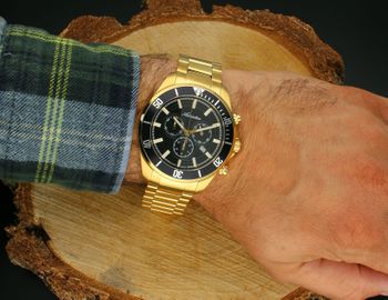 Elegancki zegarek męski Adriatica A1139.1114CHN z precyzyjnym mechanizmem kwarcowym, szkłem szafirowym i chronografem. Złota stal, wodoszczelność 50M. Grawer gratis – idealny na prezent! (2).jpg