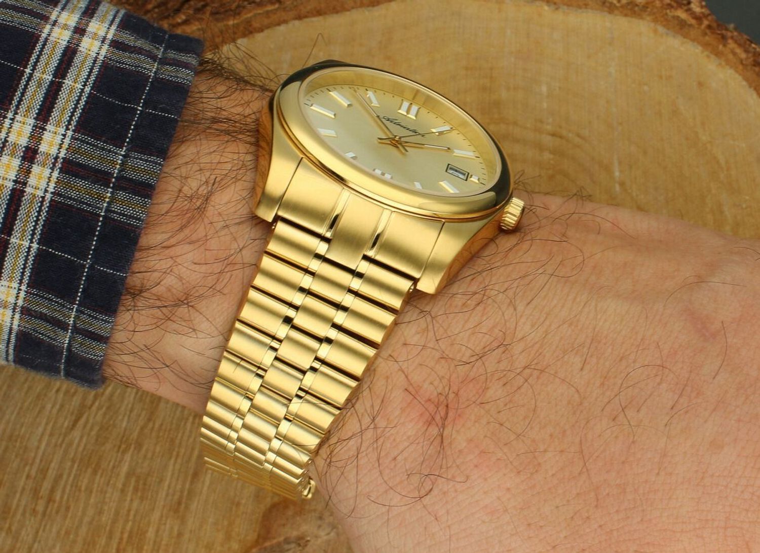 Zegarek męski Adriatica A1298.1111Q Classic Elegance Quartz – szwajcarski model z mechanizmem kwarcowym, złotą kopertą, stalową bransoletą i szkłem szafirowym. Idealny do codziennych i elegancki.jpg