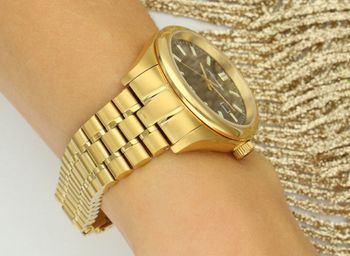 Zegarek damski Adriatica A1298.1116Q Classic Elegance Quartz – szwajcarski model z mechanizmem kwarcowym, złotą kopertą, czarną tarczą i szkłem szafirowym. Idealny do codziennych i formalnych 4.jpg