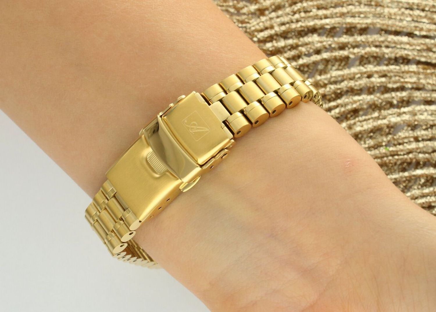 Zegarek damski Adriatica A1298.1116Q Classic Elegance Quartz – szwajcarski model z mechanizmem kwarcowym, złotą kopertą, czarną tarczą i szkłem szafirowym. Idealny do codziennych i formalnych st.jpg