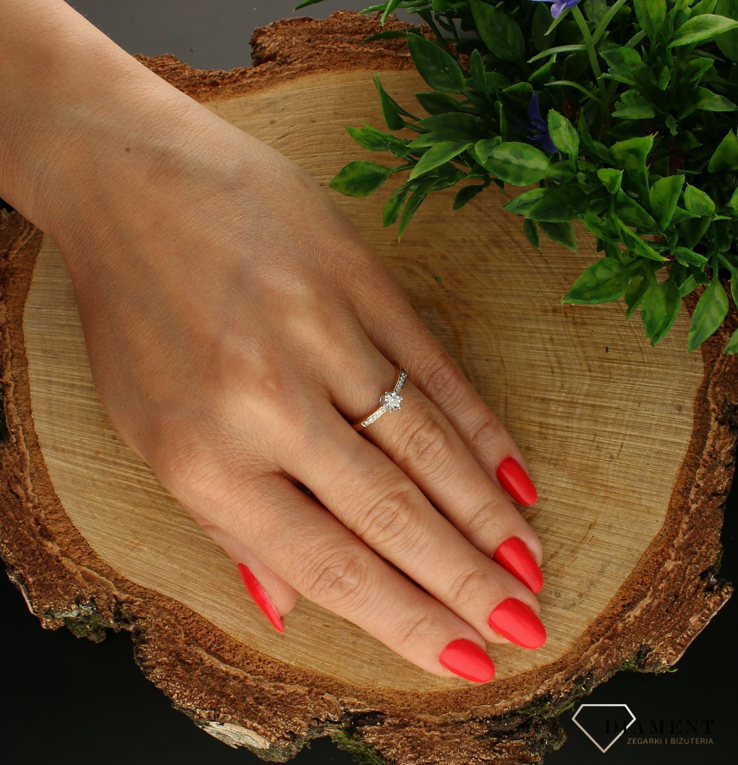 Pierścionek złoty damski Bogactwo Diamentów 585 DIAMENT A155.jpg