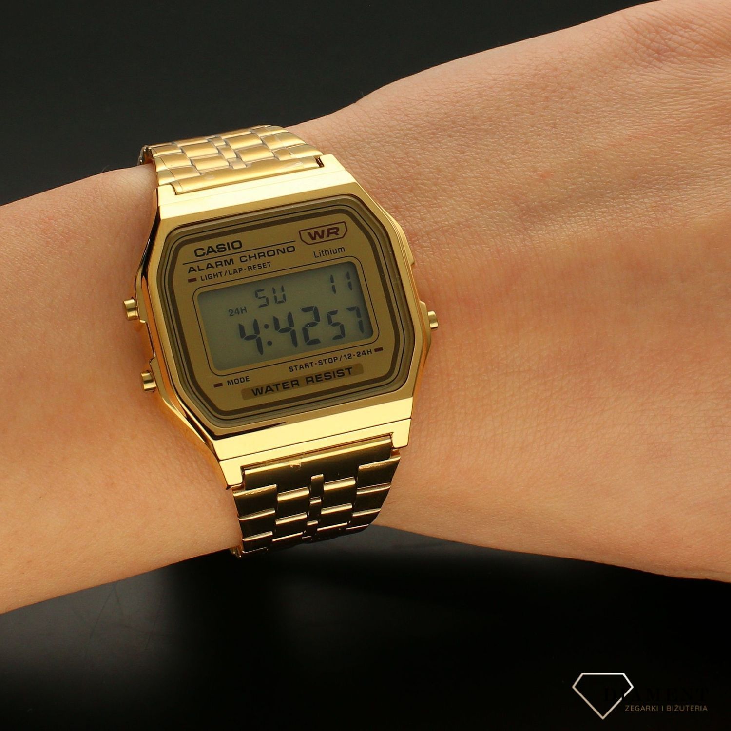 Zegarek elektroniczny na bransolecie w kolorze złota Casio Vintage A158WETG-9AEF.jpg