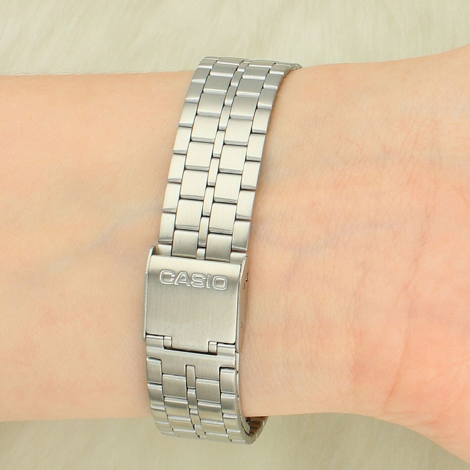 Zegarek Casio Vintage Special Edition A159WE-1EF Digital Retro Unisex.jpg