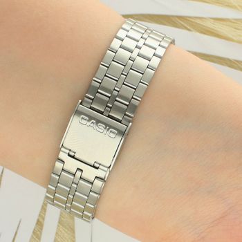 Zegarek Casio Vintage A171WE-1AEF – klasyczny zegarek cyfrowy zapięcie damskie.jpg