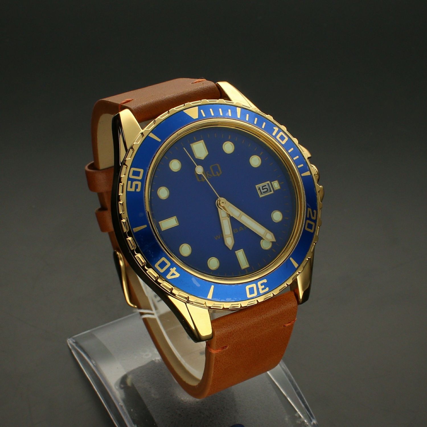 Zegarek QQ męski brązowy pasek A172-800. Zegarki męskie na pasku✓ Wymarzony prezent ✓Prezent dla taty z grawerem✓ Prezent z grawerem✓ Autoryzowany sklep. ✓Grawer 0zł ✓Gratis Kurier 24h ✓Zwrot 30 dni4.jpg