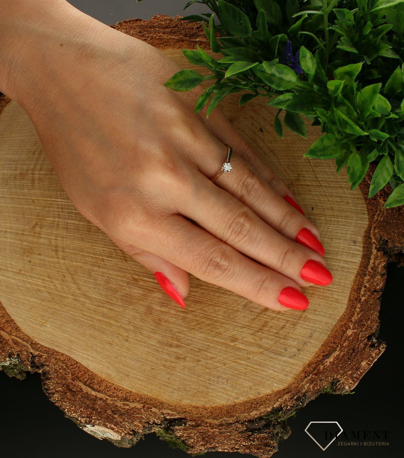 Pierścionek złoty 585 Diament w ozdobnej koronie DIAMENT A208.jpg