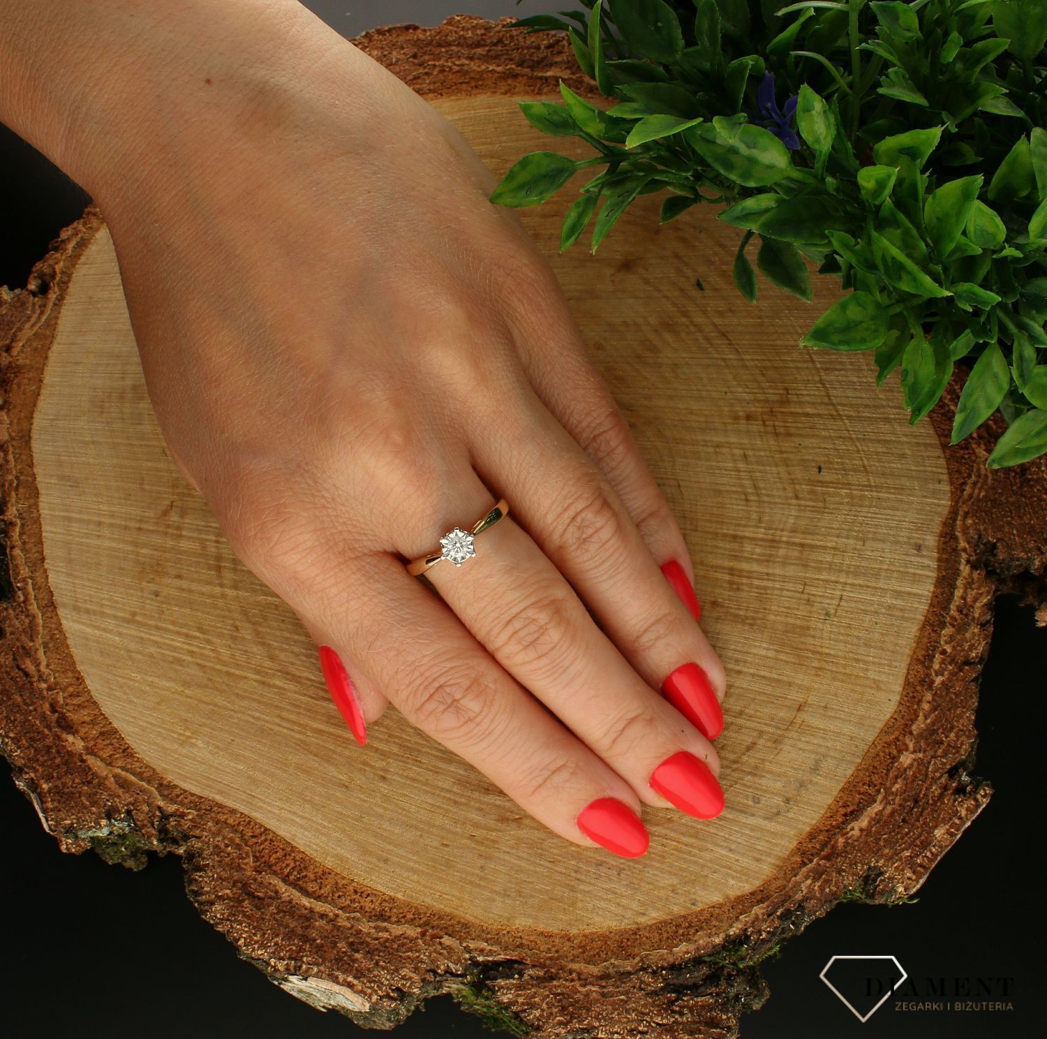 Pierścionek zloty z Diamentem Królewska oprawa 585 DIAMENT A211.jpg