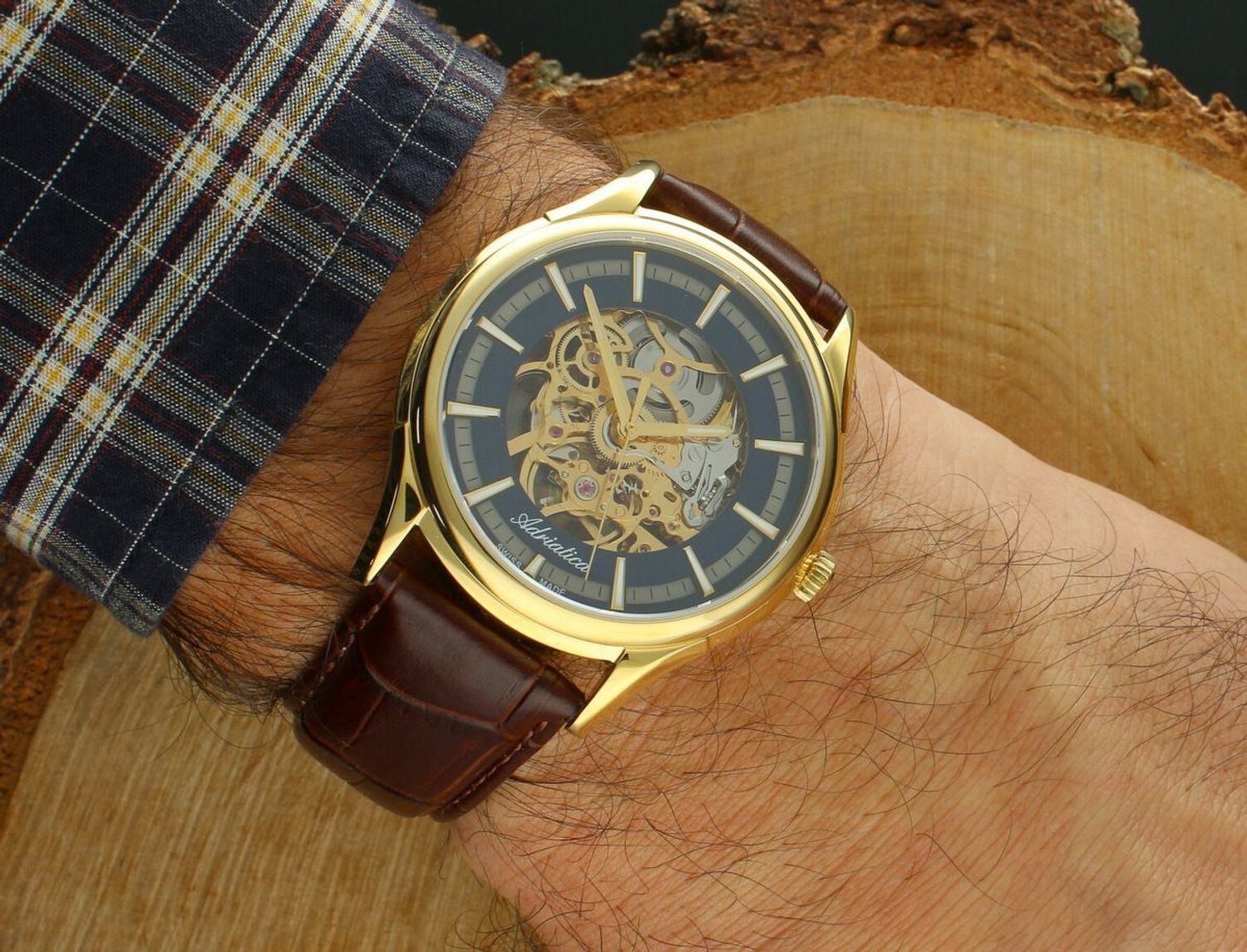 Adriatica A2804.1B15AS – luksusowy zegarek automatyczny ze szkłem szafirowym, skeletonem, złotą kopertą PVD i skórzaną bransoletą. Elegancja i funkcjonalność w jednym.1 (2).jpg