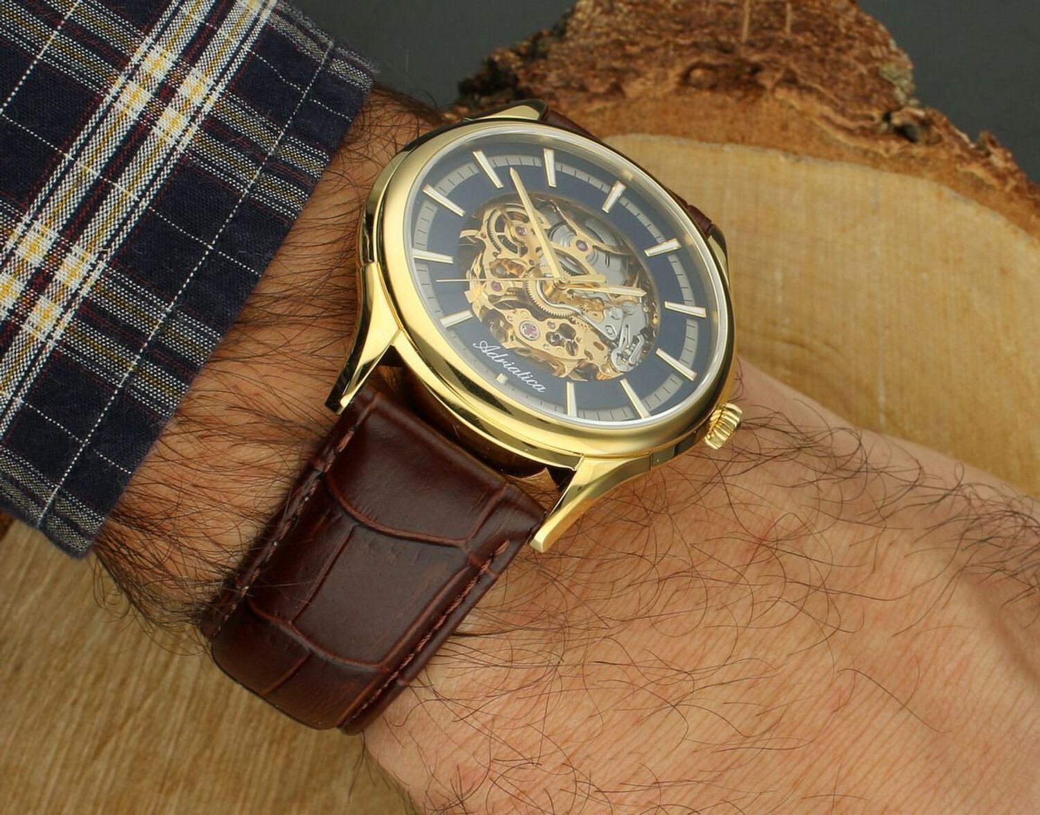 Adriatica A2804.1B15AS – luksusowy zegarek automatyczny ze szkłem szafirowym, skeletonem, złotą kopertą PVD i skórzaną bransoletą. Elegancja i funkcjonalność w jednym.1 (2).jpg