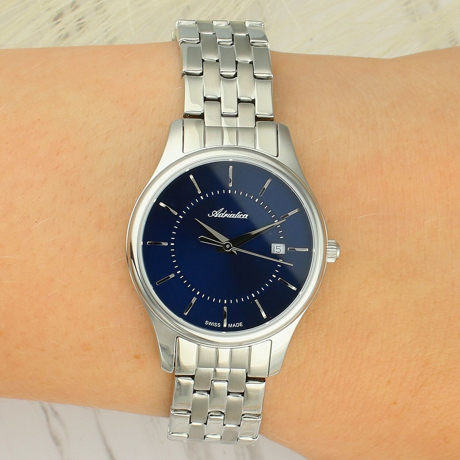 Zegarek damski Adriatica Classic Sapphire A3179.5115Q z granatową tarczą.jpg