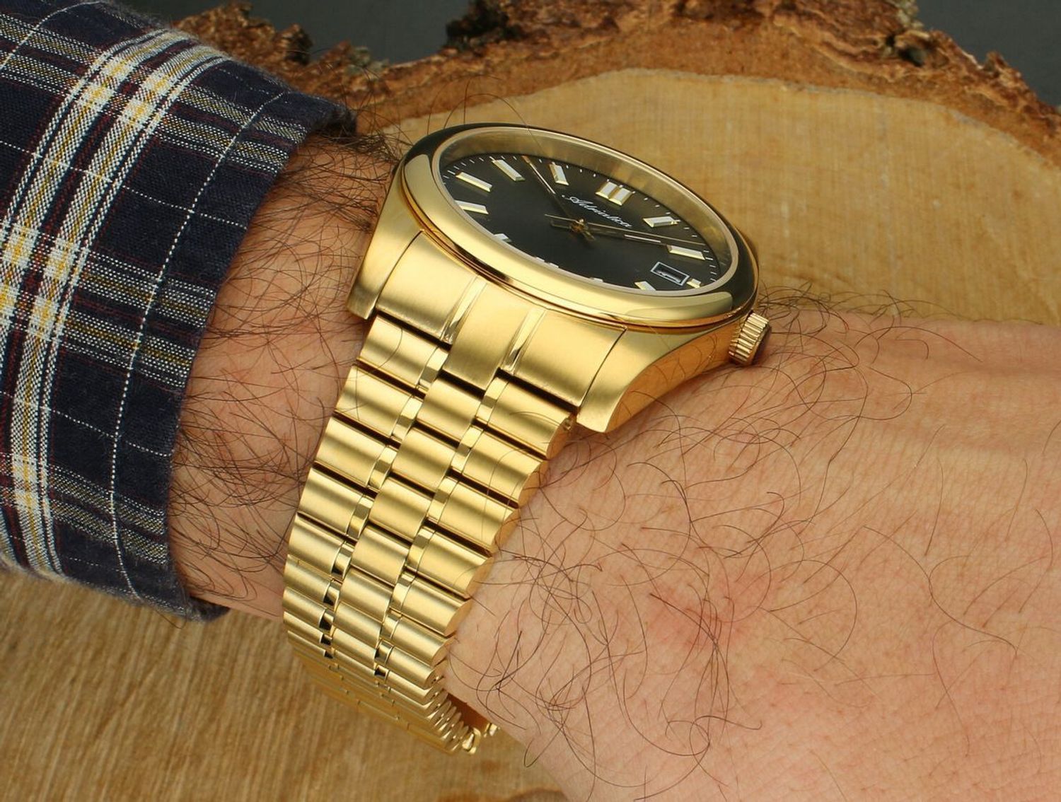 Zegarek męski Adriatica A3198.1116Q Classic Swiss Made – elegancki model z mechanizmem kwarcowym, złotą kopertą, stalową bransoletą, szkłem szafirowym i datownikiem. Idealny do codziennych i 1.jpg