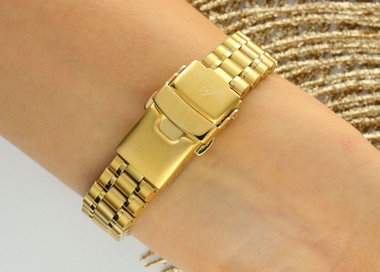 Zegarek damski Adriatica A3198.1186Q Swiss Made z mechanizmem kwarcowym, szkłem szafirowym, złotą kopertą i szarą tarczą zdobioną cyrkoniami. Elegancja i szwajcarska precyzja w jednym.1.jpg