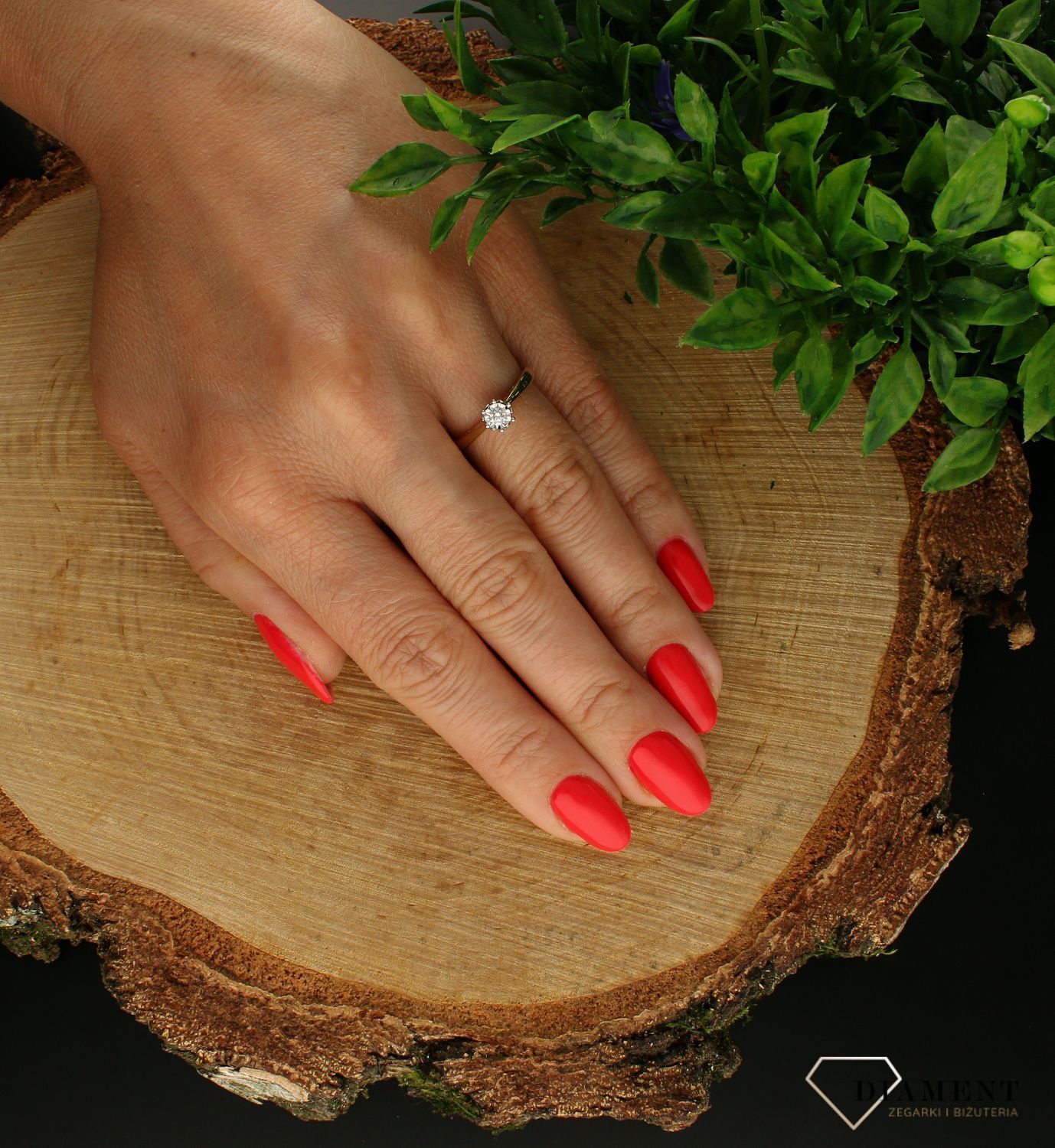 Pierścionek z Diamentem  Nieskończoność uczuć  585 DIAMENT A33210G  Biżuteria z kamieniami szlachetnymi, które swoim blaskiem zachwycą każdą kobietę. Biżuteria wyrażająca więcej niż słowa wykonana z 14 ka.jpg