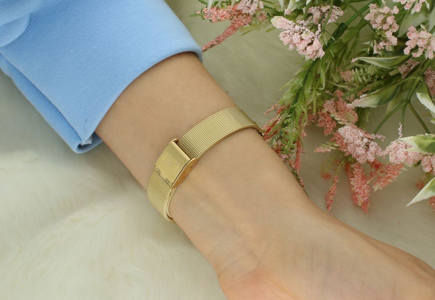 Adriatica A3435.1123Q – Zegarek Damski Złoty Swiss Made Mesh Elegancki.jpg