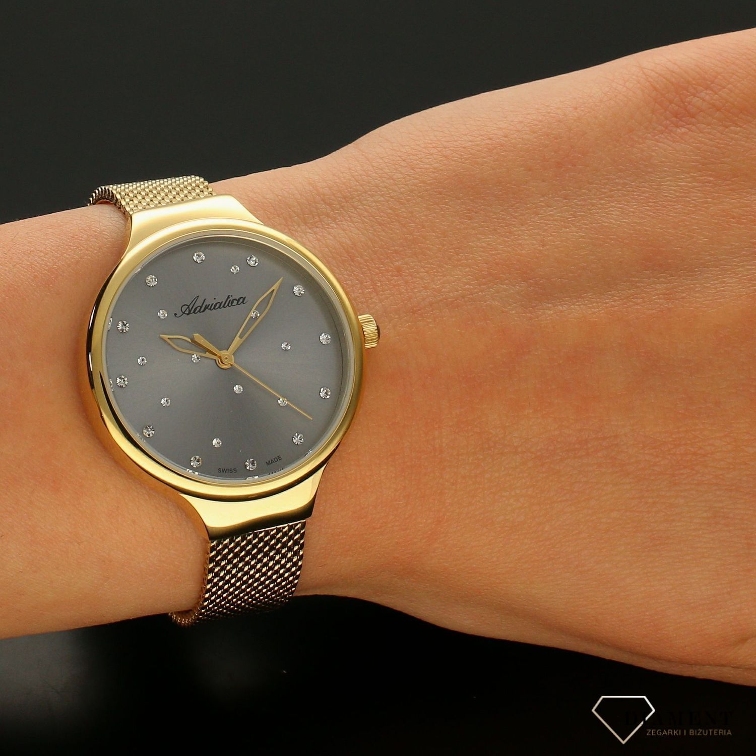 Zegarek damski złoty na bransolecie  typu mesh Adriatica Fashion A3723.1147Q.jpg