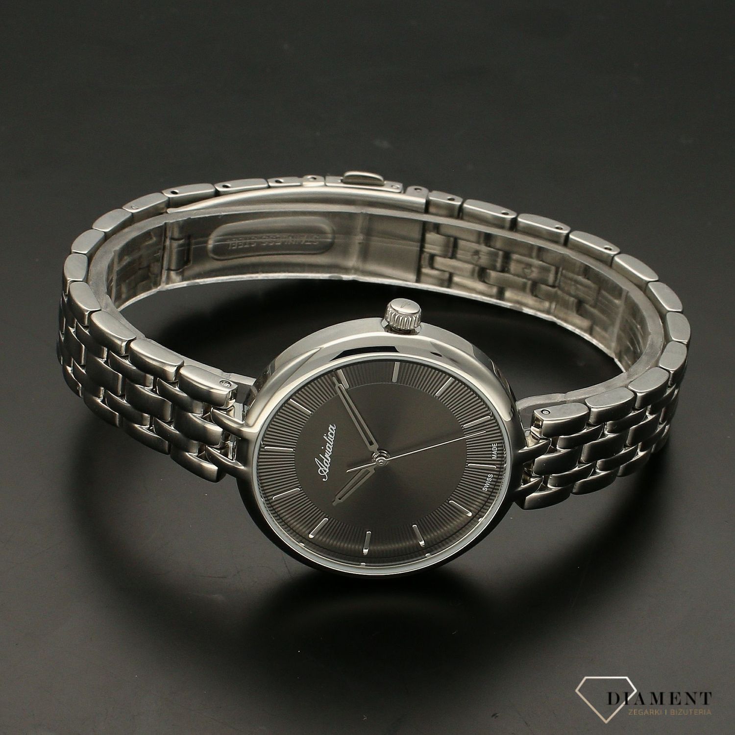 Zegarek damski na bransolecie Adriatica A3763.5116Q. Zegarek z czarną tarczą, srebrnymi indeksami oraz wskazówkami. Idealny na prezent dla kobiety..webp