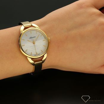 Zegarek damski na bransolecie w kolorze złotym ze srebrną tarcza marki Adriatica A3765.1113Q✓  (5).jpg