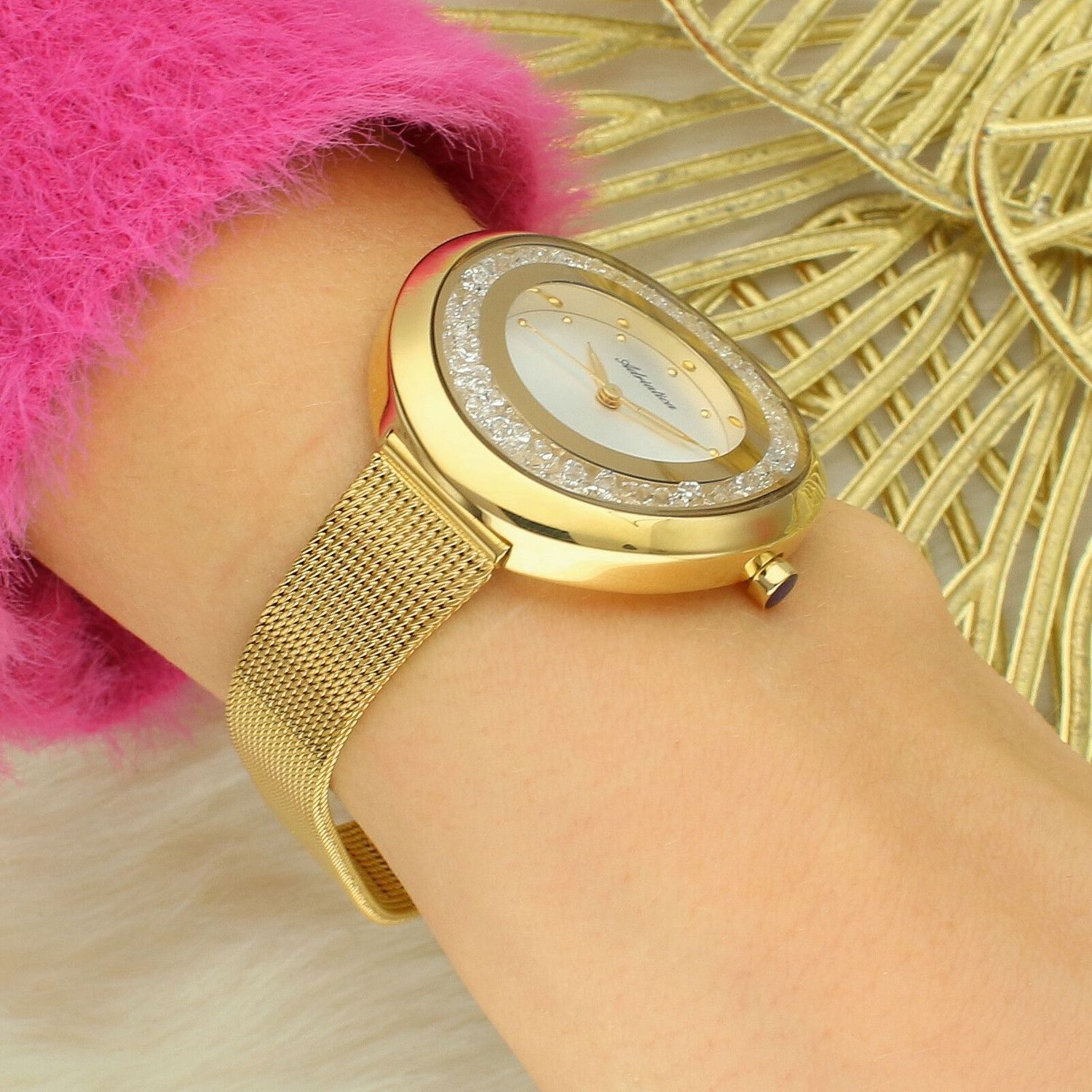 Elegancki zegarek damski Adriatica A3771.1143QZ z mechanizmem kwarcowym, stalową kopertą 316L pokrytą złotem, srebrną tarczą i cyrkoniami. Wodoszczelność 30 m.1.jpg