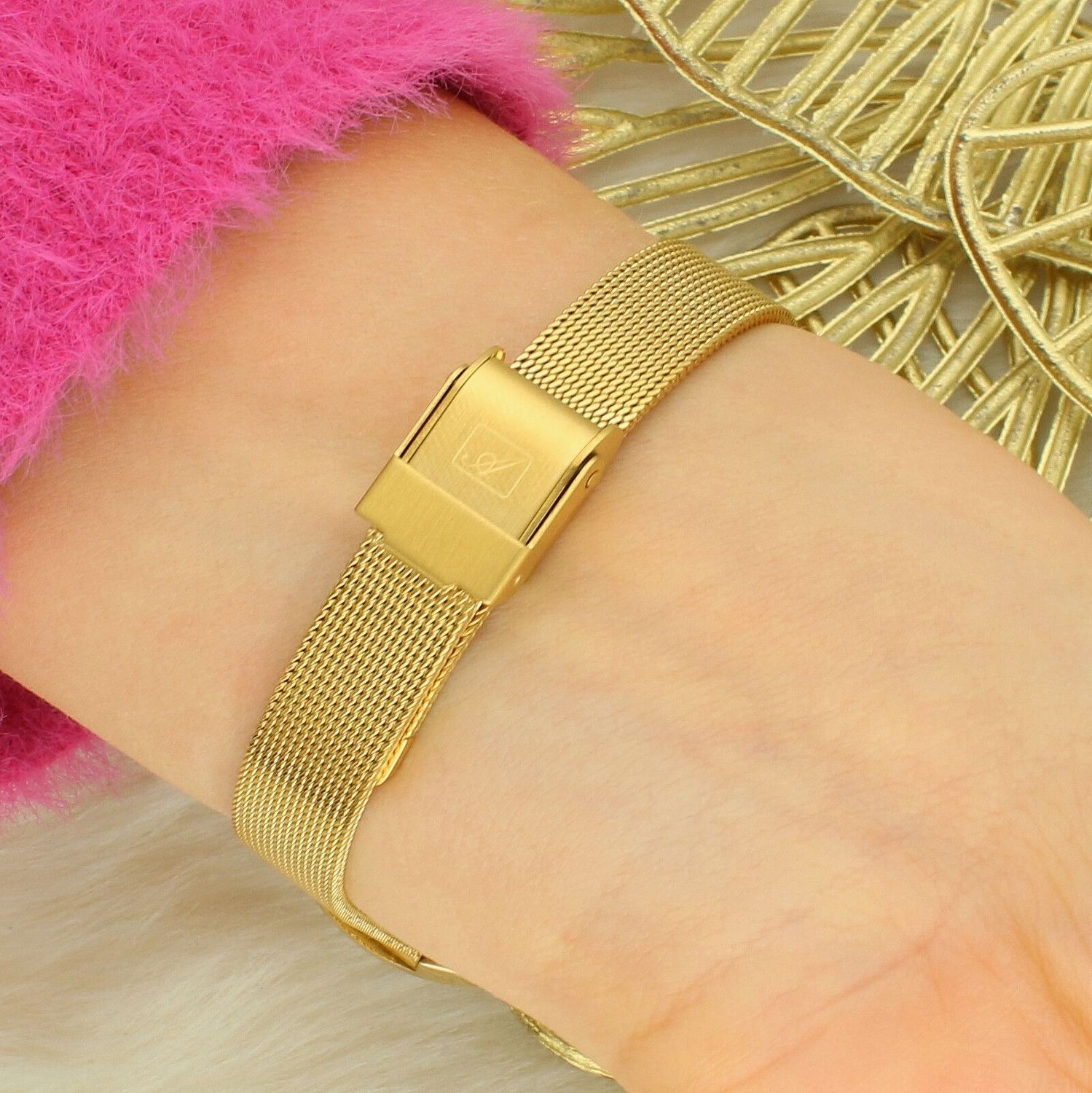 Elegancki zegarek damski Adriatica A3771.1143QZ z mechanizmem kwarcowym, stalową kopertą 316L pokrytą złotem, srebrną tarczą i cyrkoniami. Wodoszczelność 30 m.1.jpg