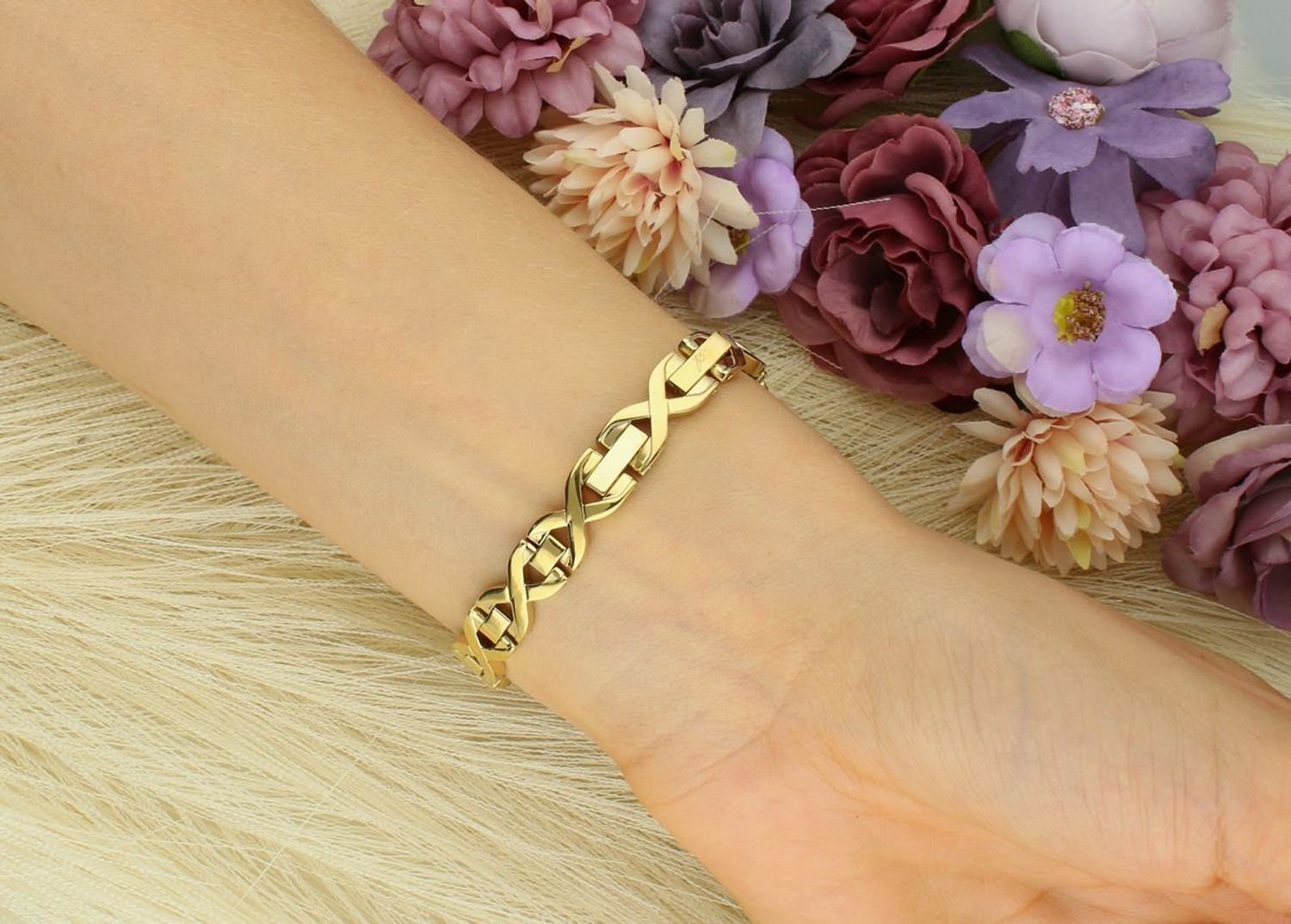 Zegarek damski Adriatica A3784.1123Q Złota klasyka.jpg