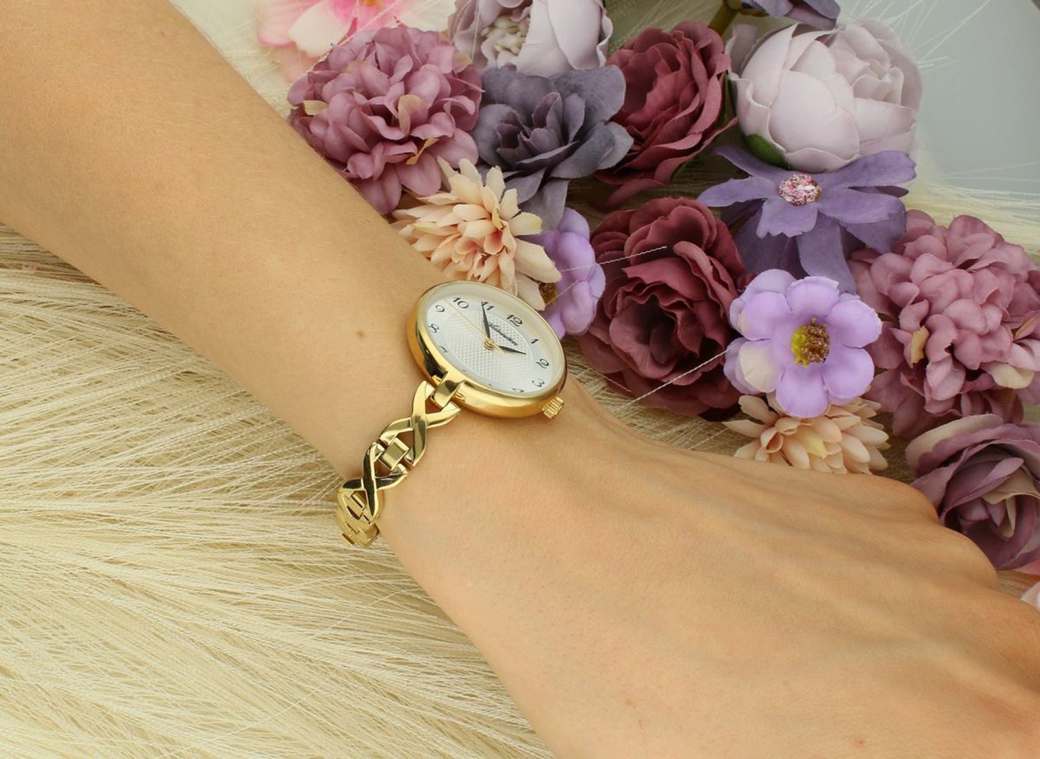 Zegarek damski Adriatica A3784.1123Q Złota klasyka.jpg