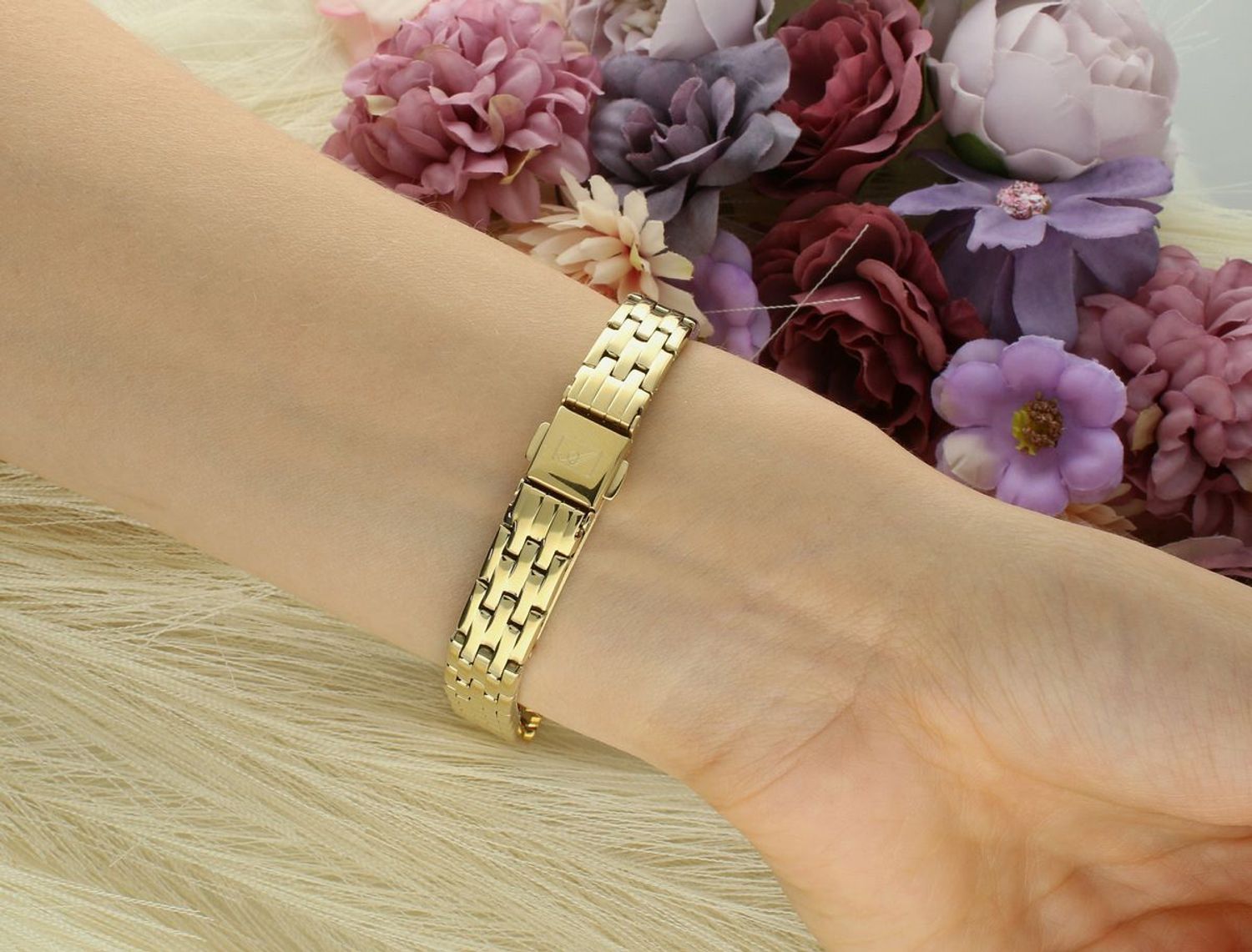 Zegarek damski Adriatica A3830-1176Q z cyrkoniami i szafirowym szkłem.jpg