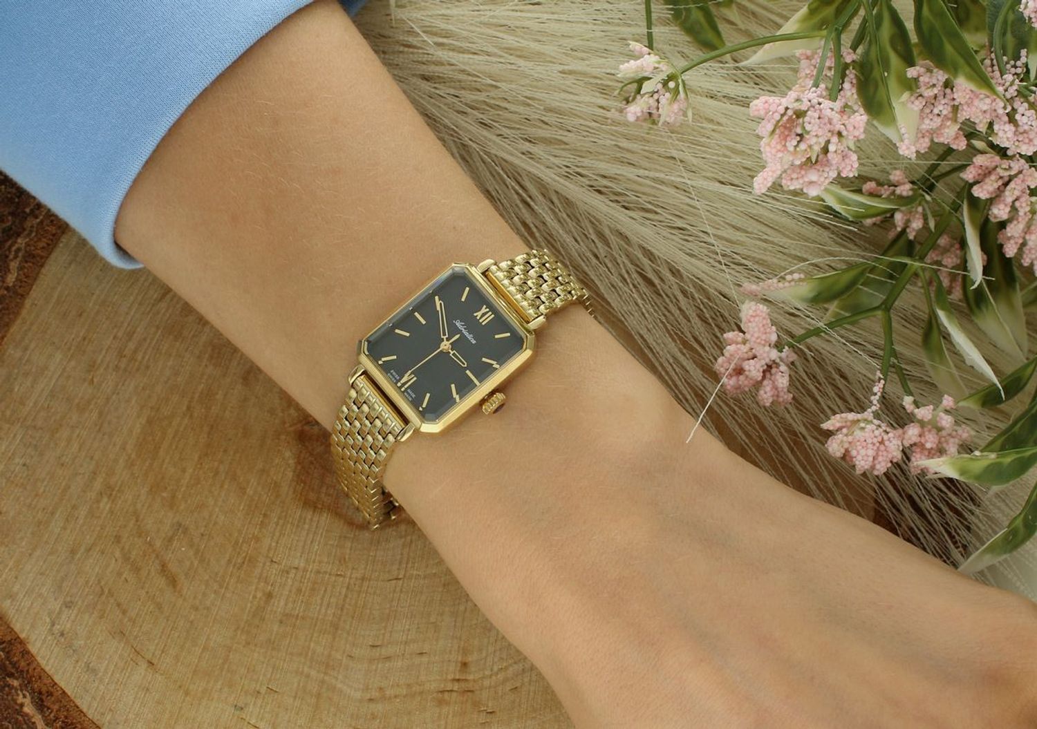 Zegarek damski Adriatica A3838.1116Q Classic – Elegancki, pozłacany, czarna tarcza.jpg