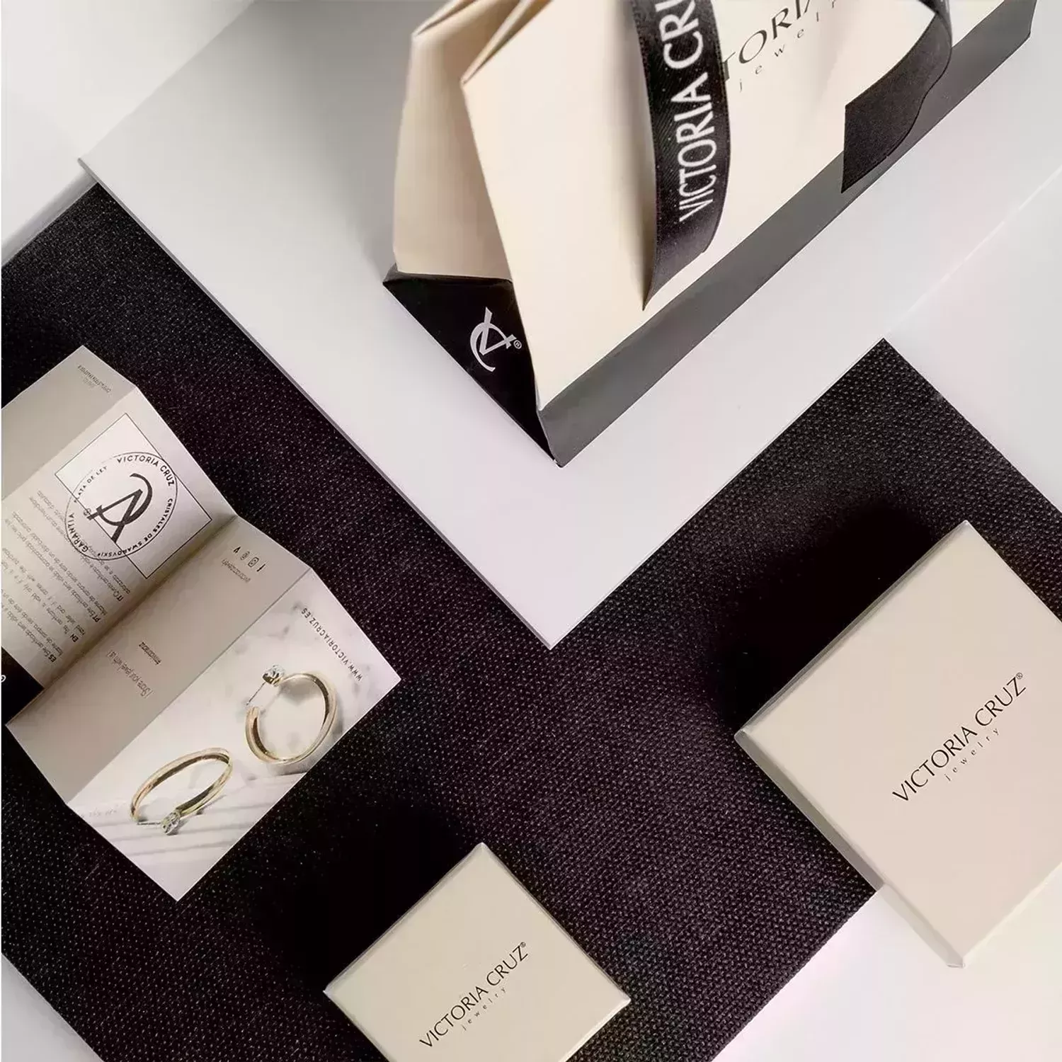 Srebrna bransoletka damska pozłacana pokryta złotem Victoria Cruz 925 Perłykkk A4166-00DP.jpg