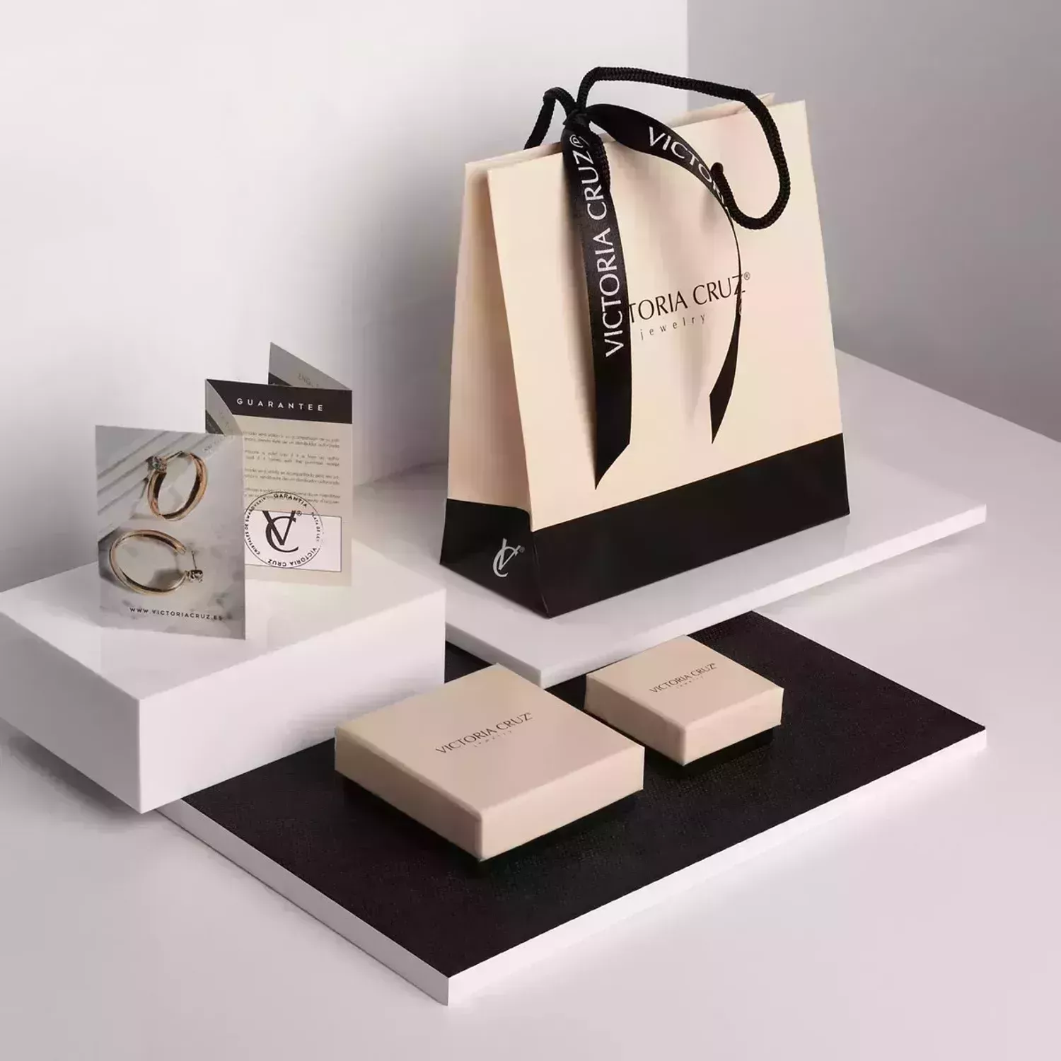 Srebrna bransoletka damska pozłacana pokryta złotem Victoria Cruz 925 Perłykkk A4166-00DP.jpg