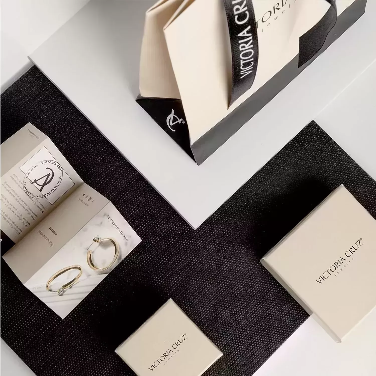 Bransoletka pozłacana Victoria Cruz “ Cygańskie słońce ” 925 A4257-07DP Wyjątkowa biżuteria z Victoria Cruz wykonana z najwyższe.JPG