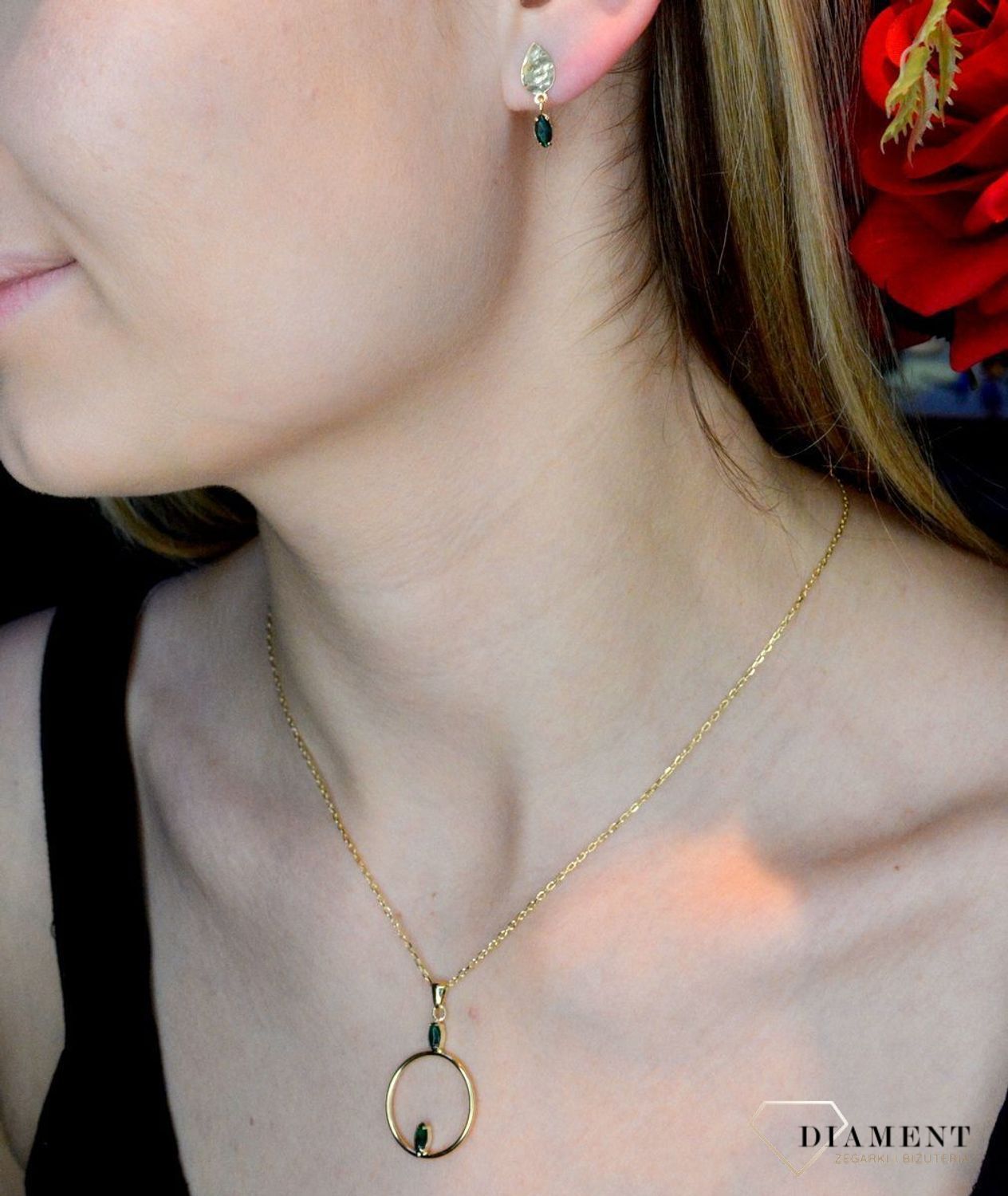 Kolczyki pozłacane Victoria Cruz “ Szmaragdowe listki ” 925 A4299-20DT Wyjątkowa biżuteria z Victoria Cruz wykonana z najwyższej.JPG