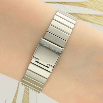 Zegarek Casio A700WEV-7AEF – ultracienki zegarek cyfrowy Casio Vintage zapięcie casio damskie.jpg