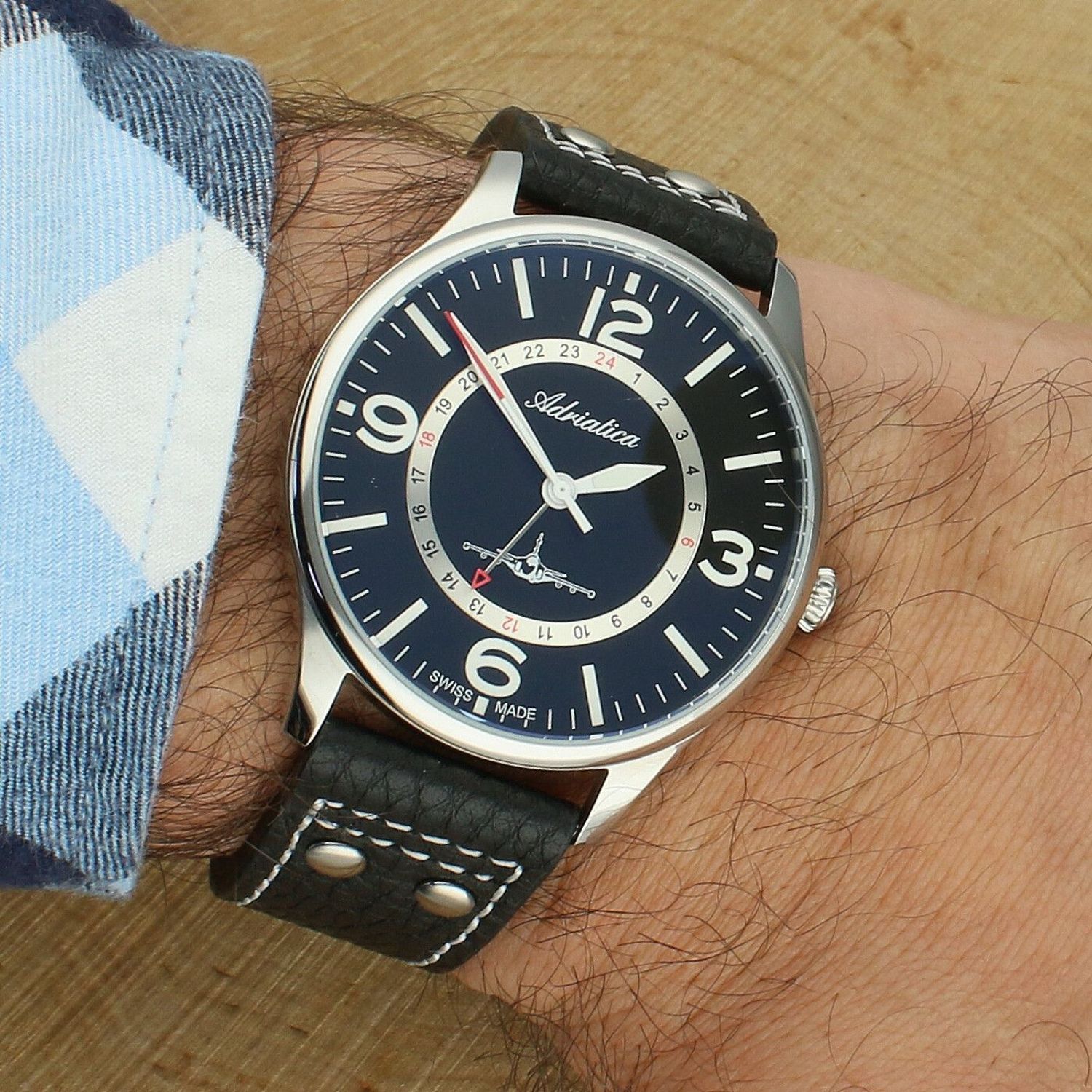 Zegarek męski na czarnym pasku Adriatica Aviator A8266.5254Q z czarną  tarczą i samolotem..jpg