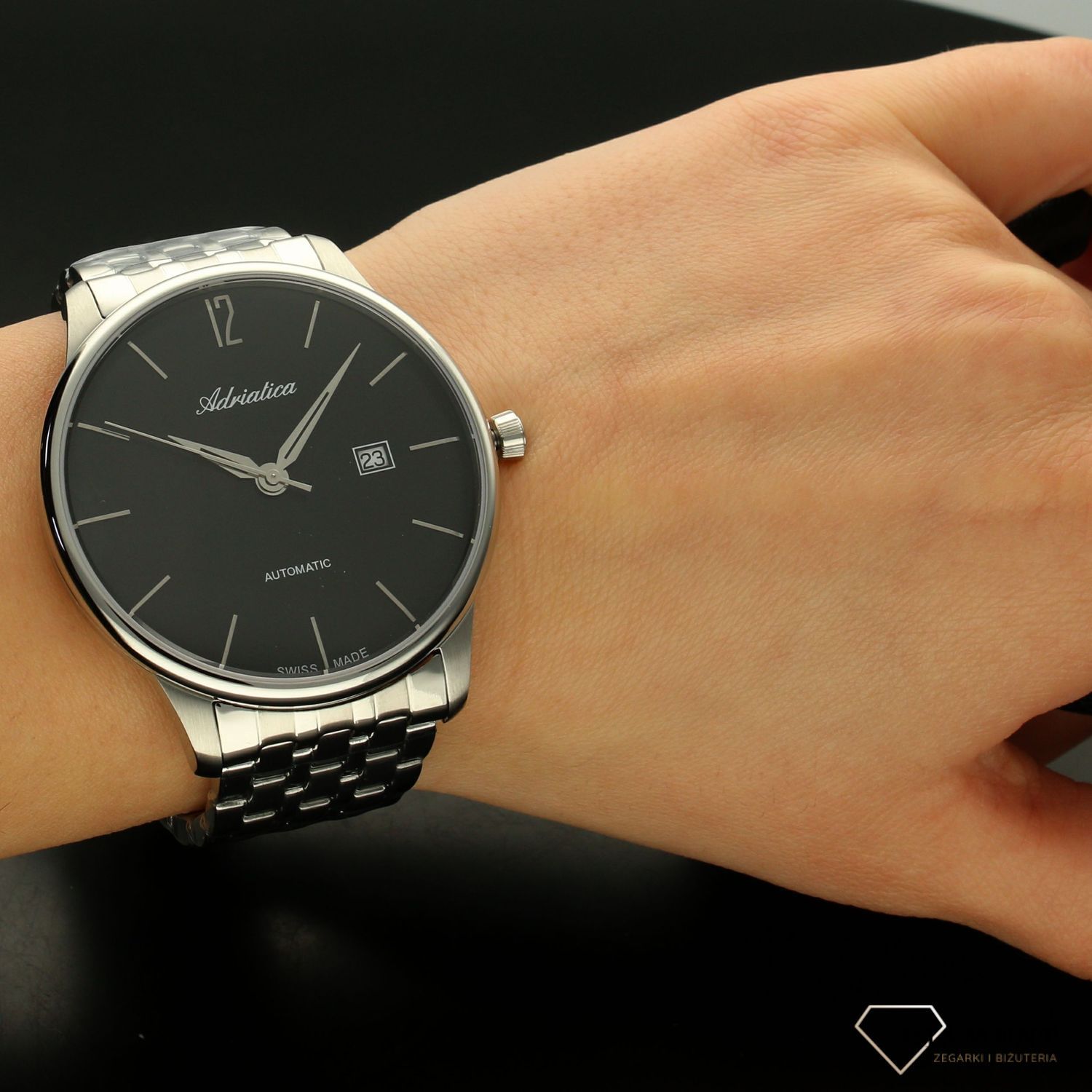 Zegarek męski Adriatica Autmat na bransolecie z czarna tarczą.jpg