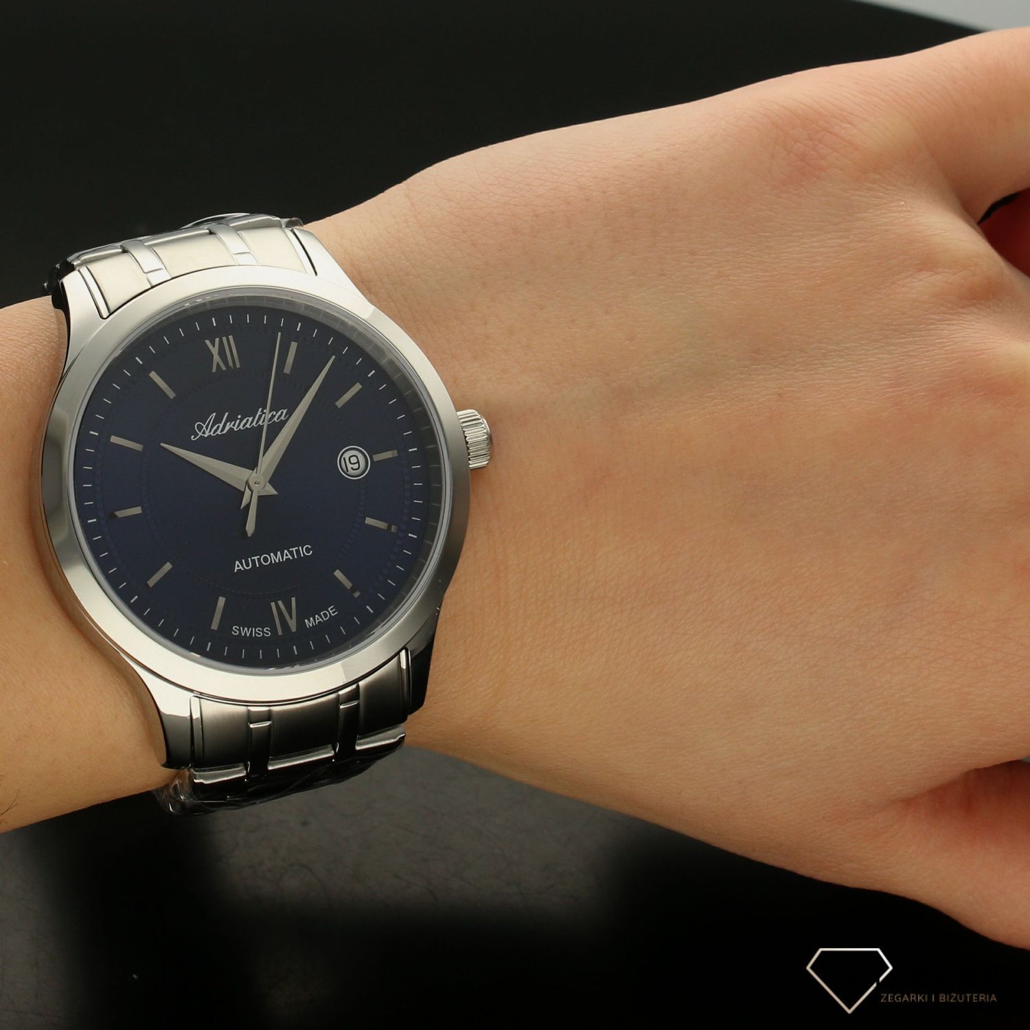 Meski zegarek na bransolecie z niebieską tarczą z naciągiem automatycznym Adriatica 8276.5165.jpg