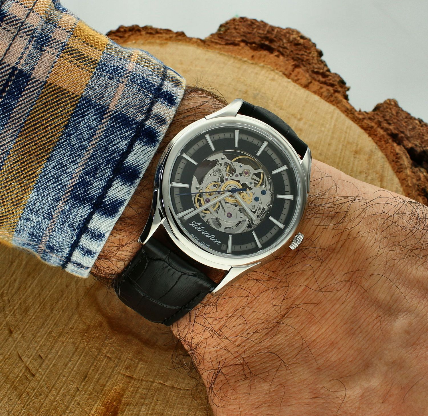 Zegarek męski Adriatica Automatic Skeleton SET A8328.5216A Zegarek męski na pasku skórzanym marki Adriatica o numerze A8328.5216A to propozycja eleganckiego dodatku dla prawdziwych mężczyzn. 10.jpg