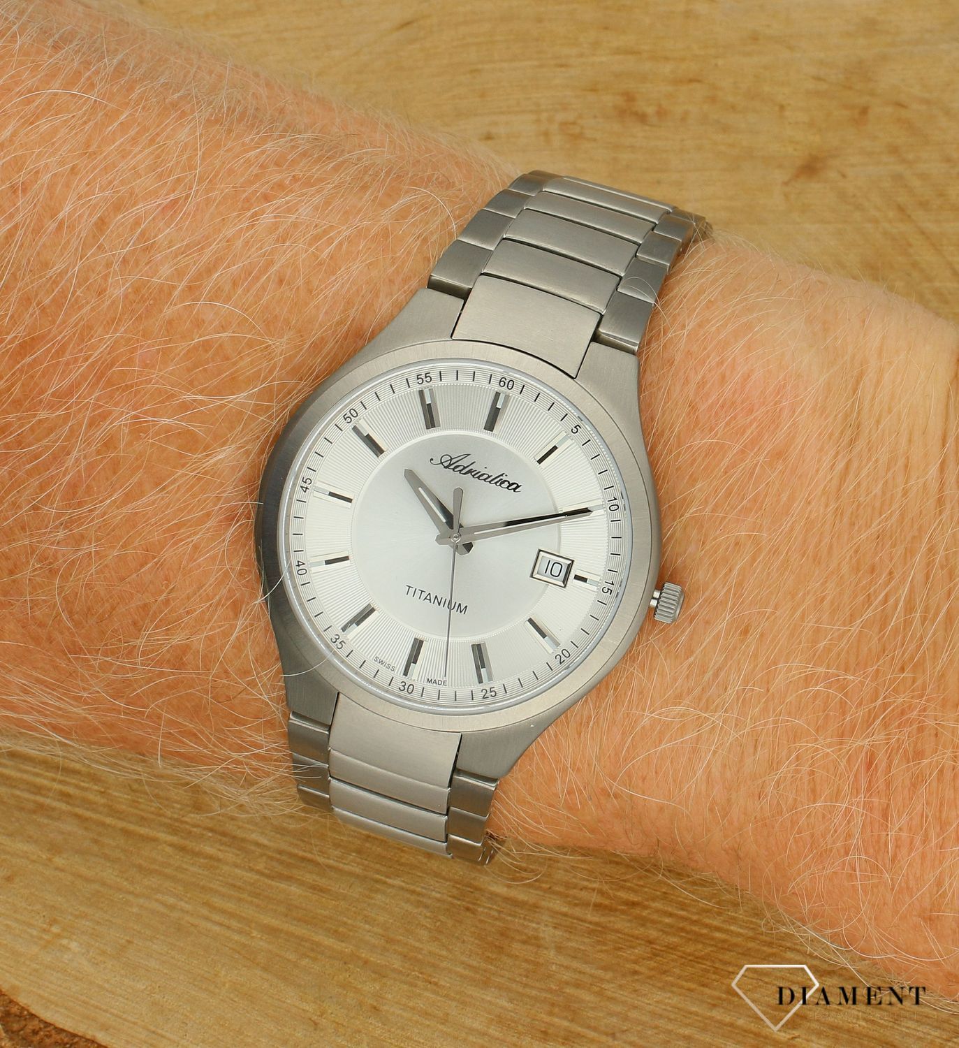 Zegarek męski Adriatica Classic Sapphire Titanium A8329.4113Q. Zegarek męski na bransolecie. Szwajcarski zegarek męski Adriatica. Męski zegarek klasyczny. Męski zegarek tytanowy na prezent..jpg