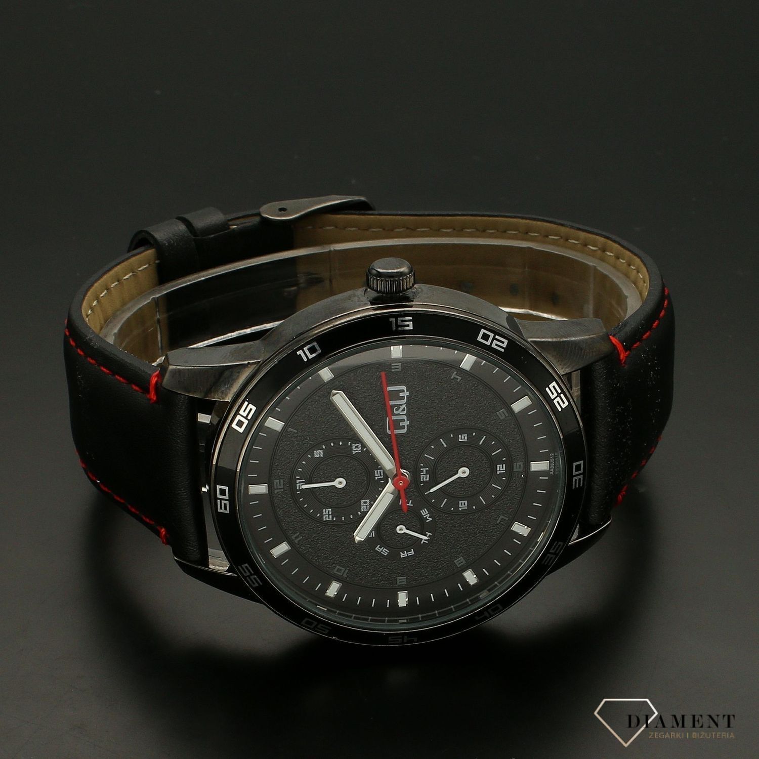 Zegarek męski na pasku QQ AA38-512. Zegarek na skórzanym pasku. Zegarek męski na skórzanym pasku. Zegarek z czarną tarczą. Zegarek z multidatą. Zegarek dla faceta.  (3).jpg