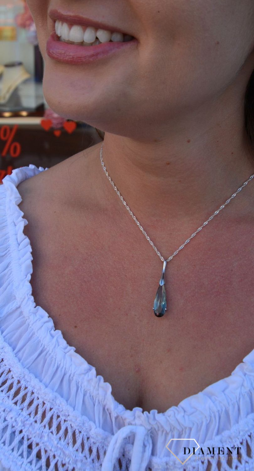 Srebrna zawieszka duża łezka z cyrkonią AB-S-000-CYR-DWWJ054.jpg